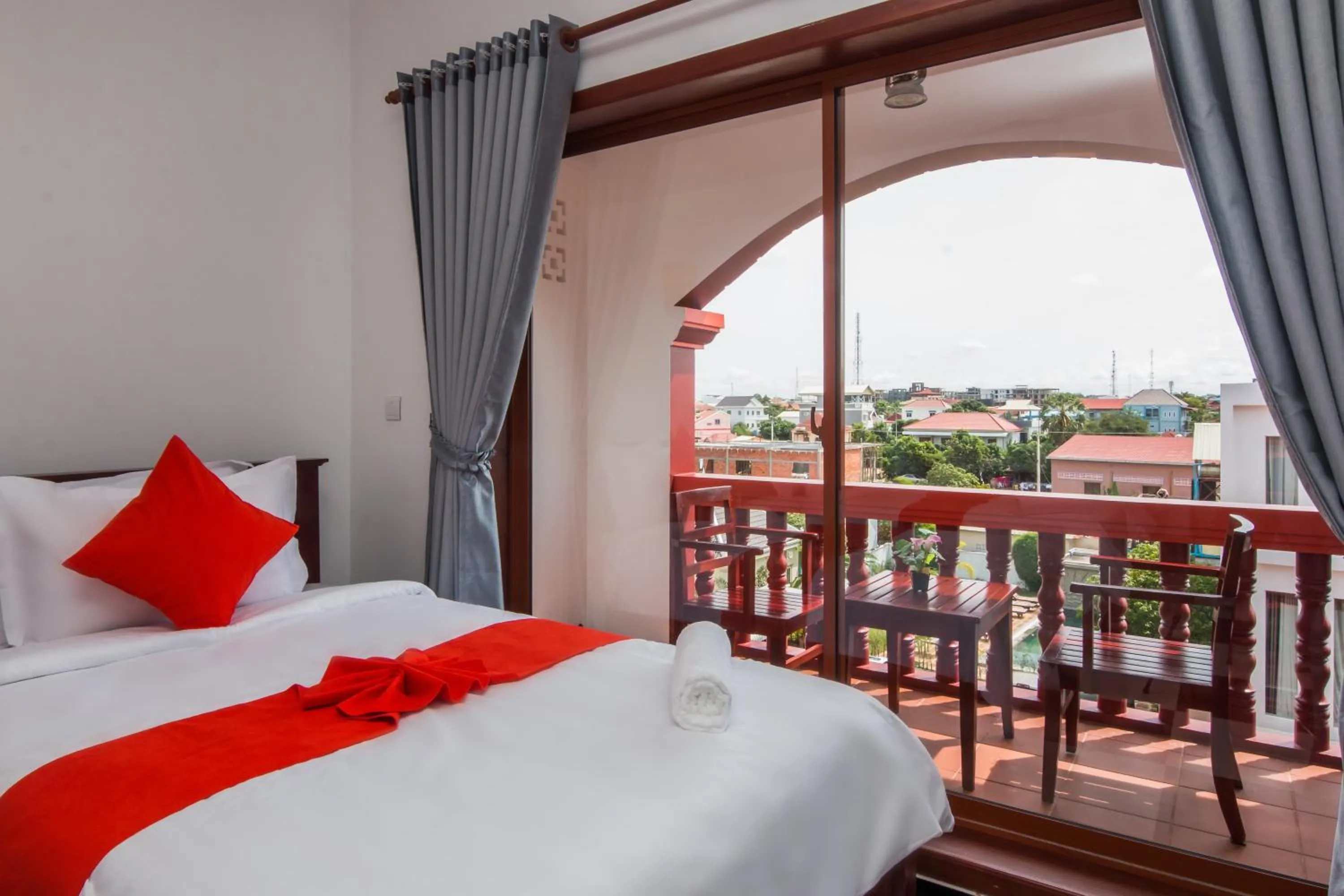 Deluxe Double Room with Pool View in Bou Savy Villa