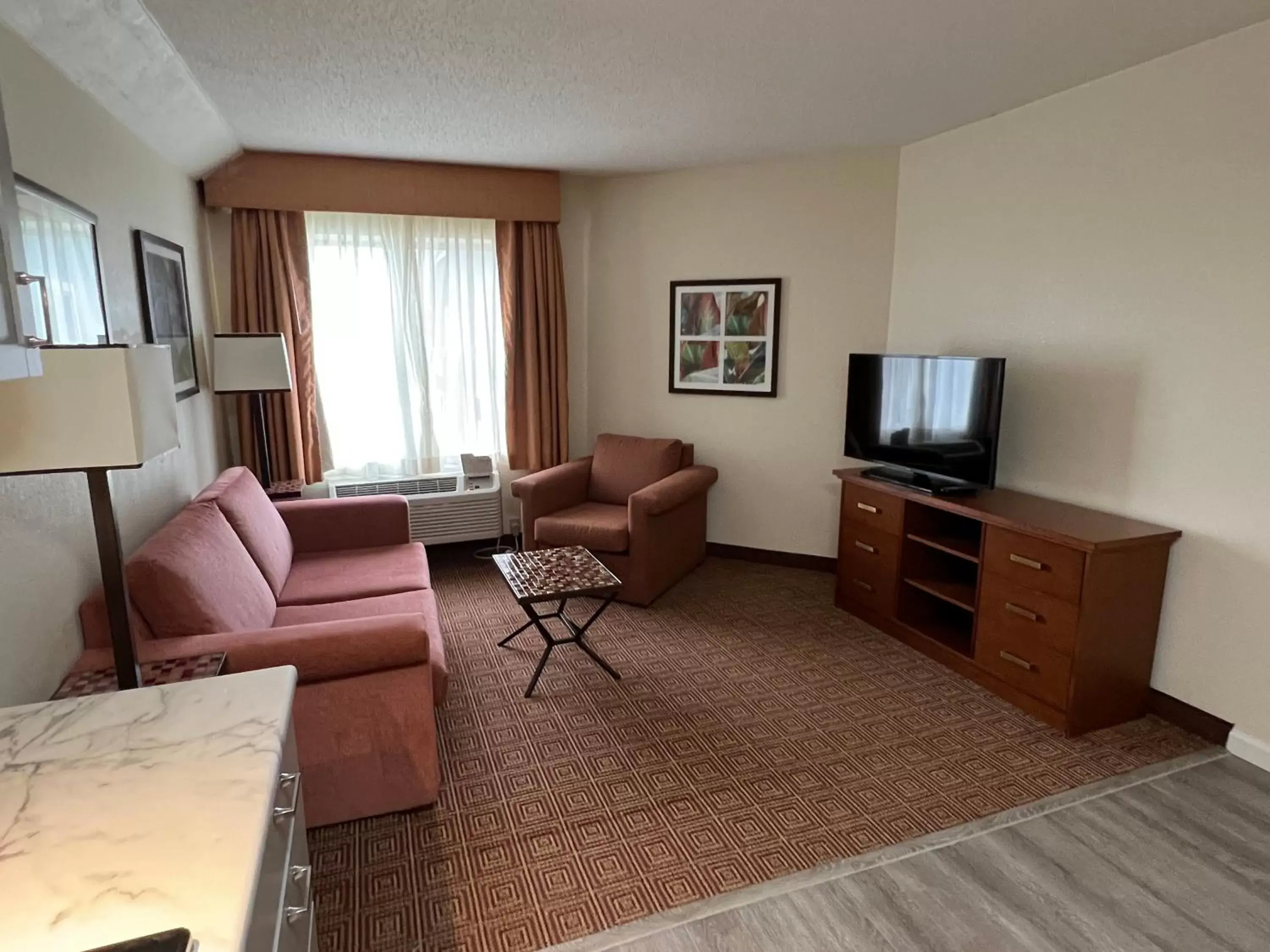 Communal lounge/ TV room, Seating Area in La Quinta by Wyndham Bannockburn-Deerfield