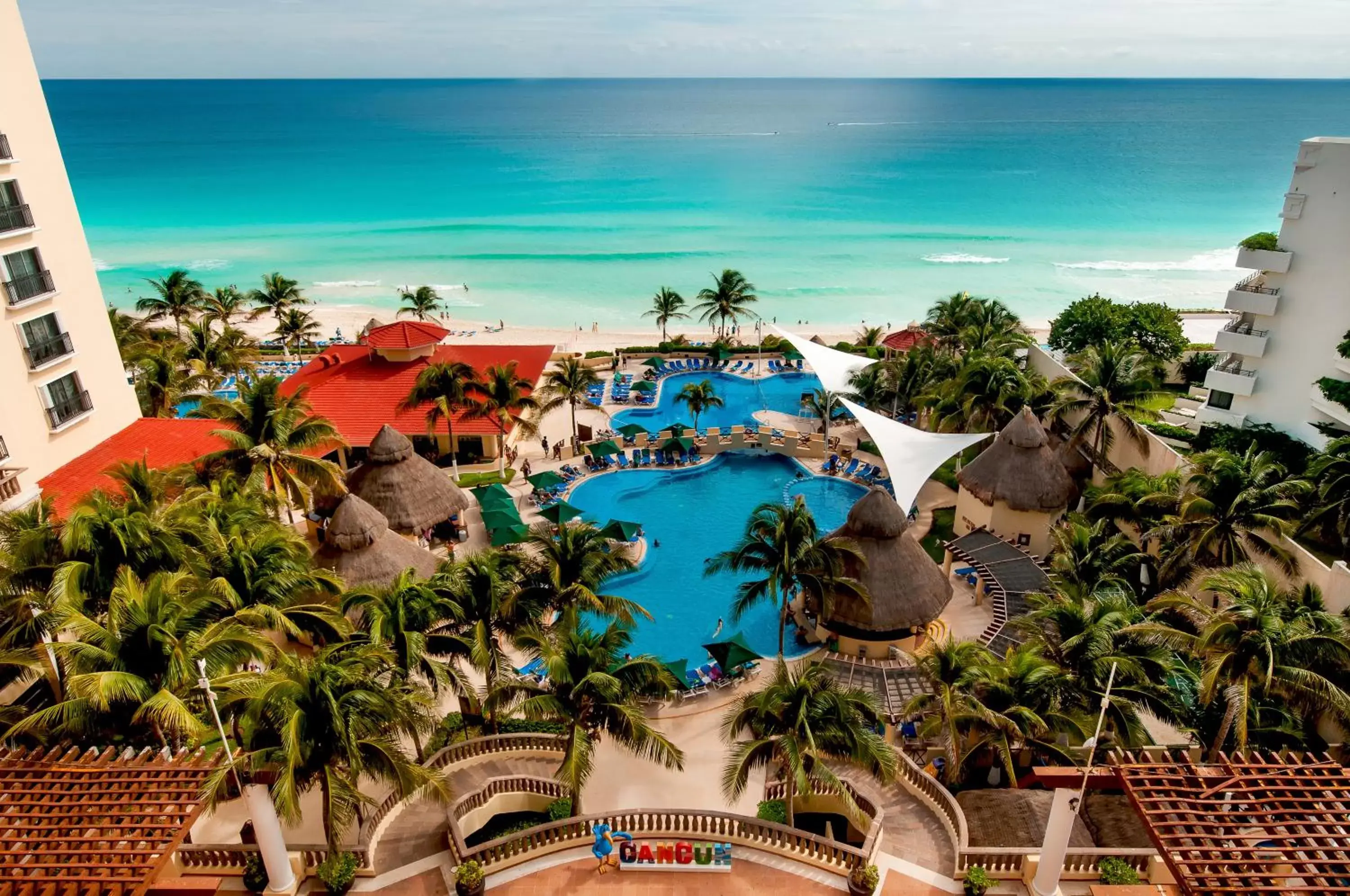 Sea view, Pool View in GR Solaris Cancun All Inclusive