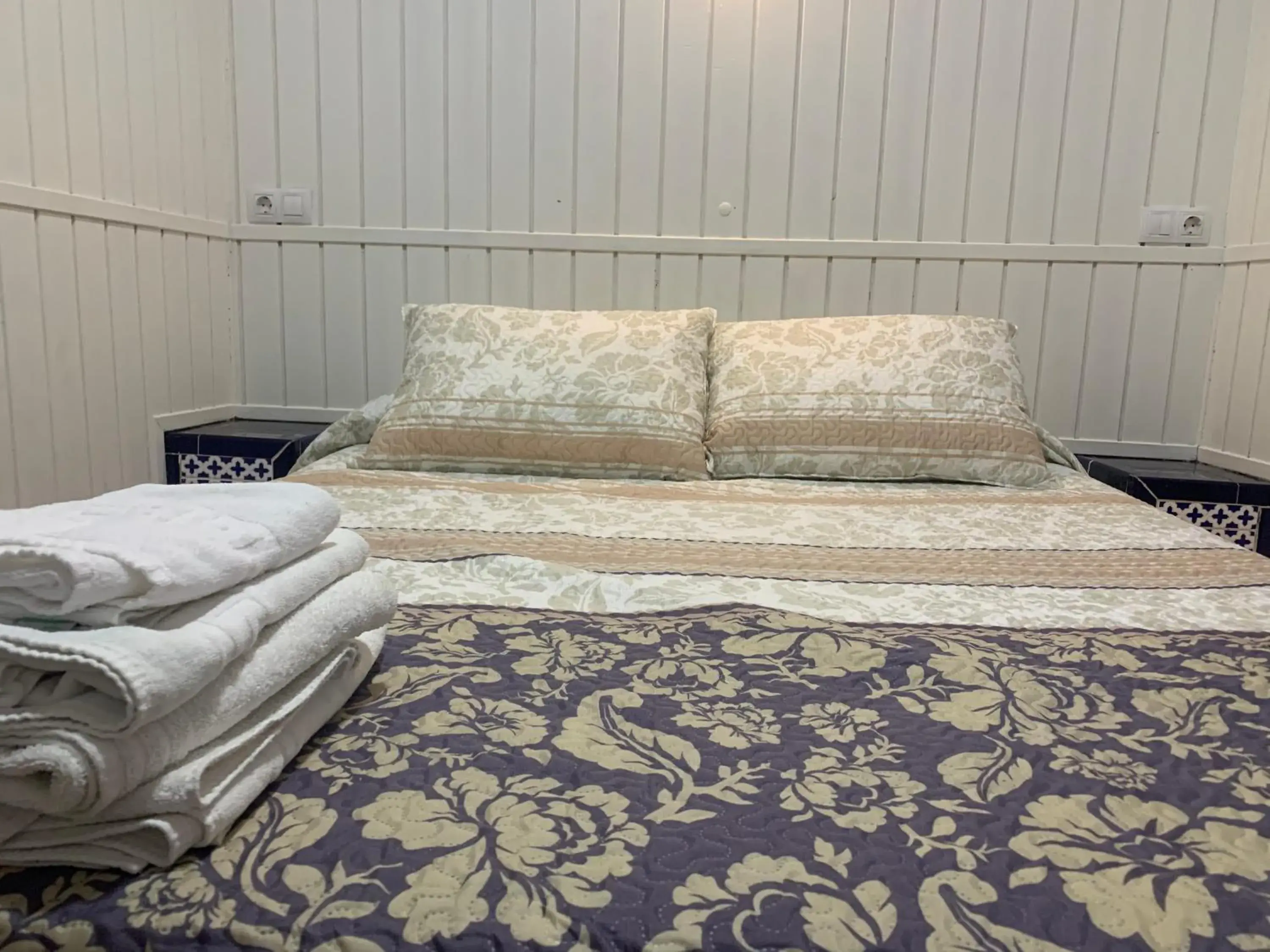 Bedroom, Bed in Hostal Alcobia Bedroom, Bed in Hostal Alcobia