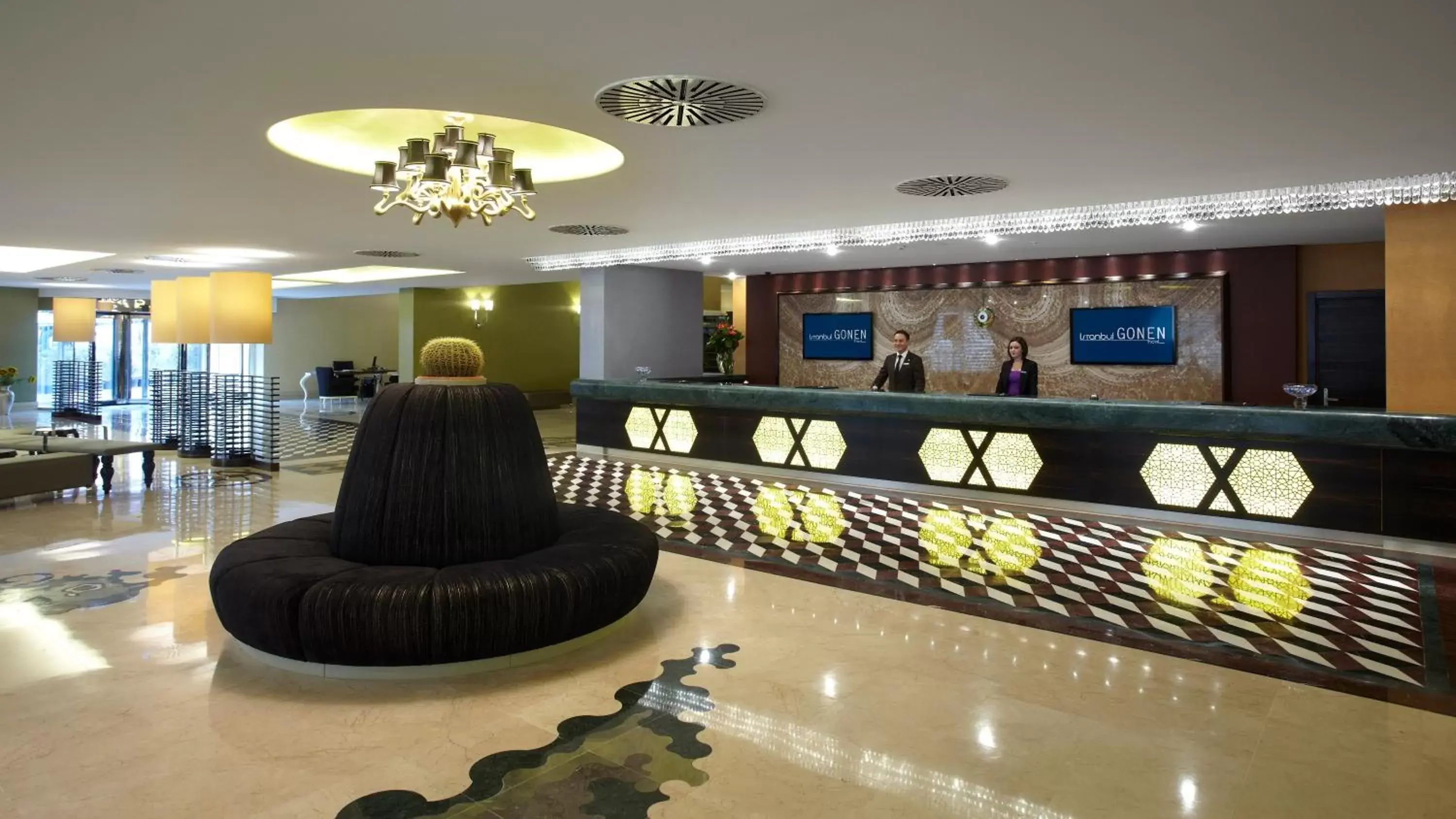 Lobby or reception, Staff in Istanbul Gonen Hotel