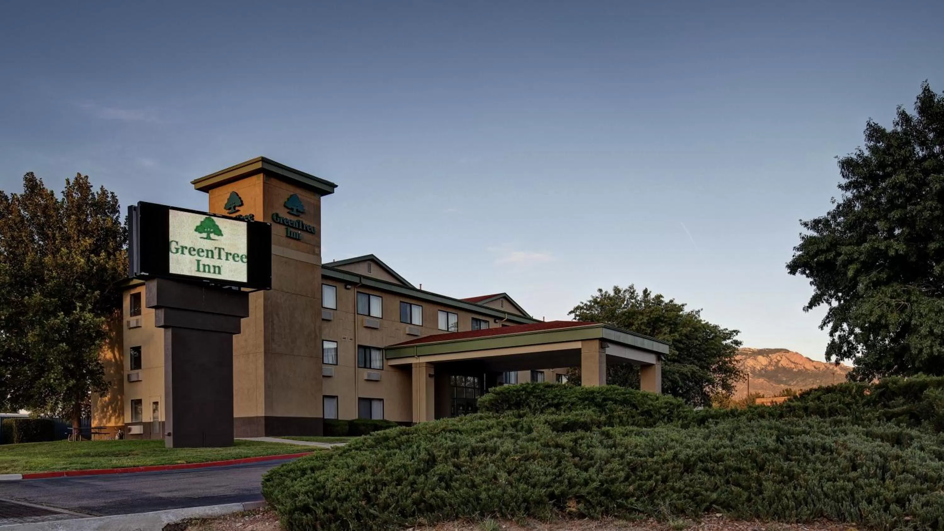 Property building in GreenTree Inn Albuquerque North I-25