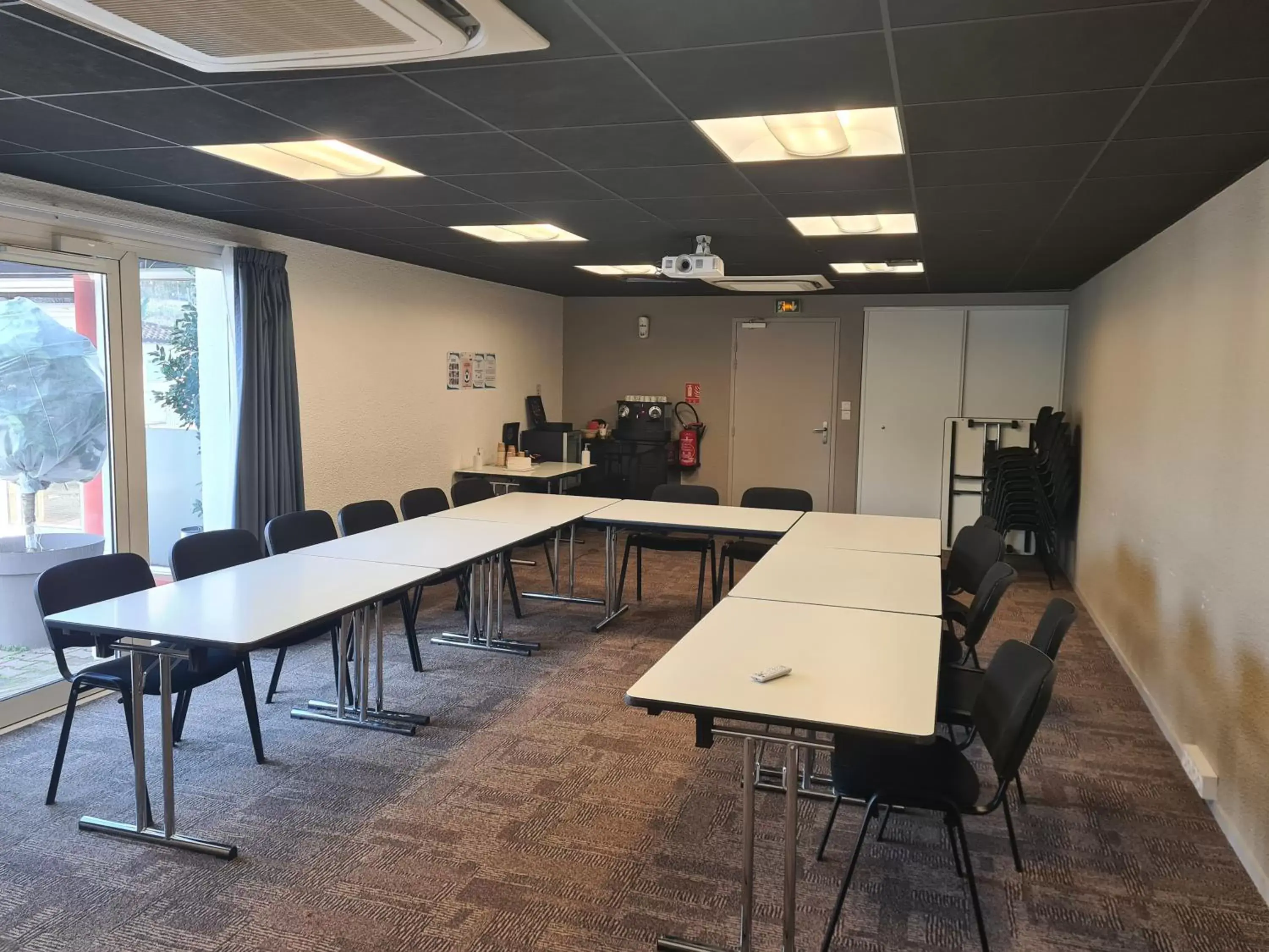 Meeting/conference room in ibis Montauban