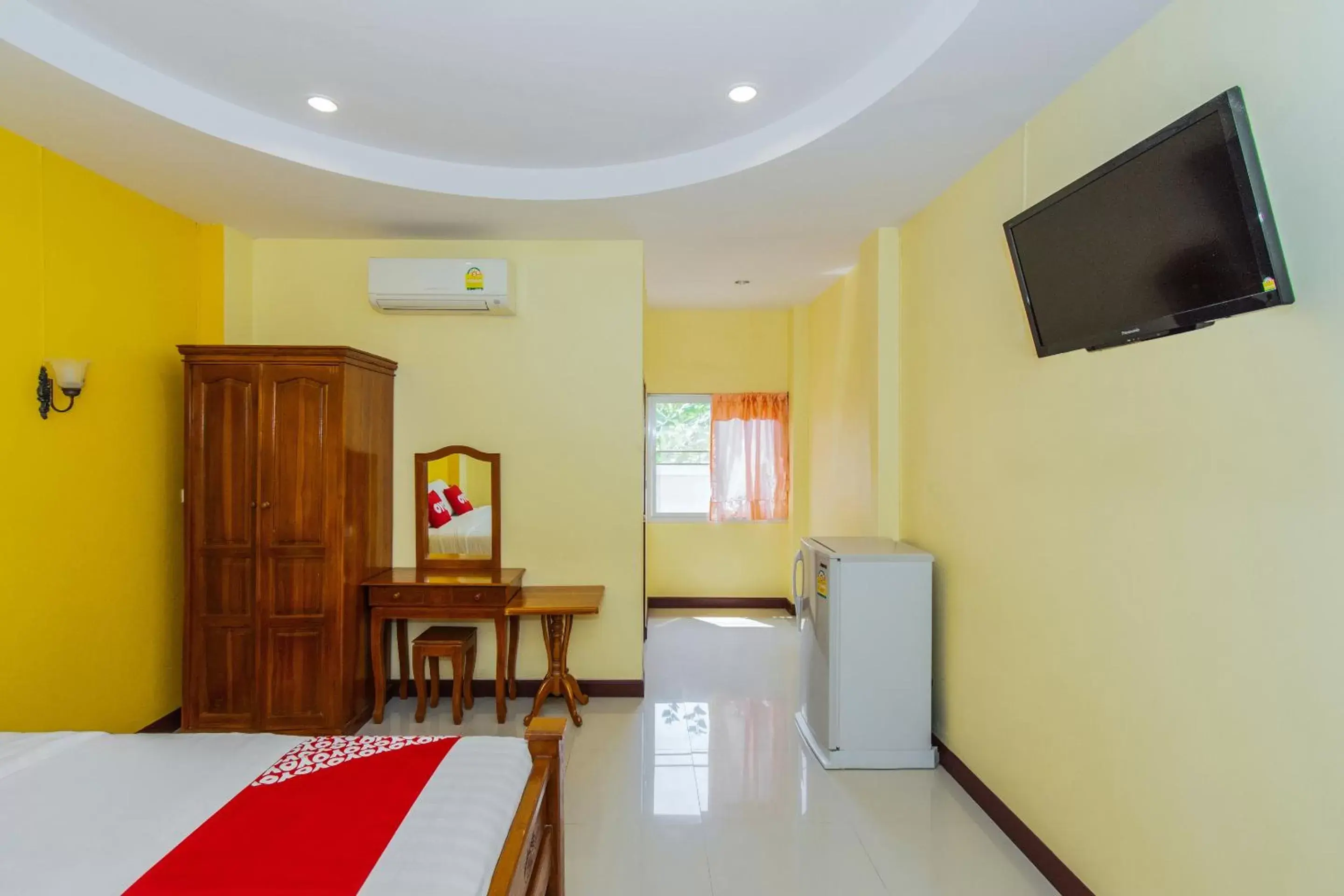 Photo of the whole room, TV/Entertainment Center in OYO 628 Dao Krajang