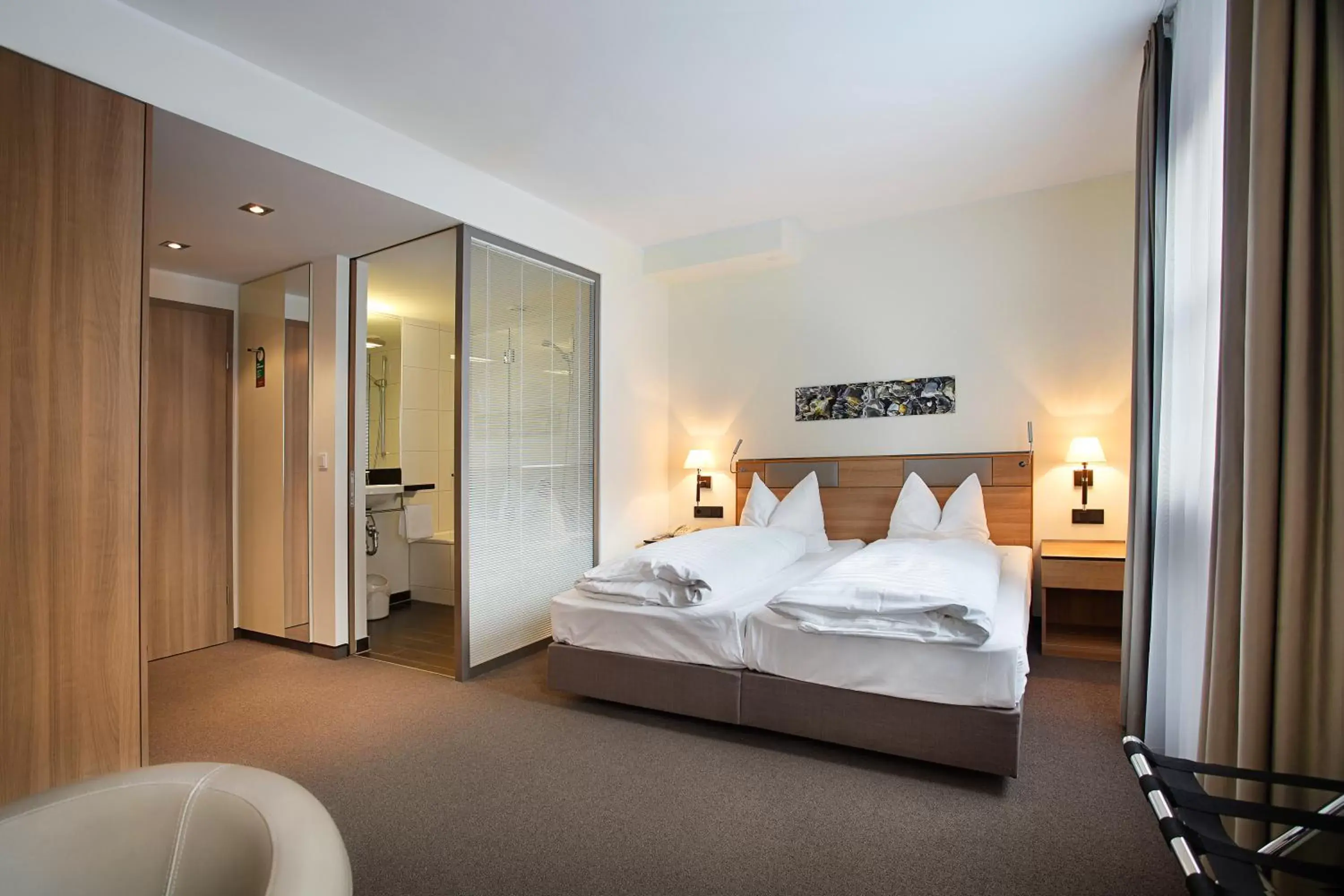 Photo of the whole room, Bed in Hotel am Jakobsmarkt Photo of the whole room, Bed in Hotel am Jakobsmarkt