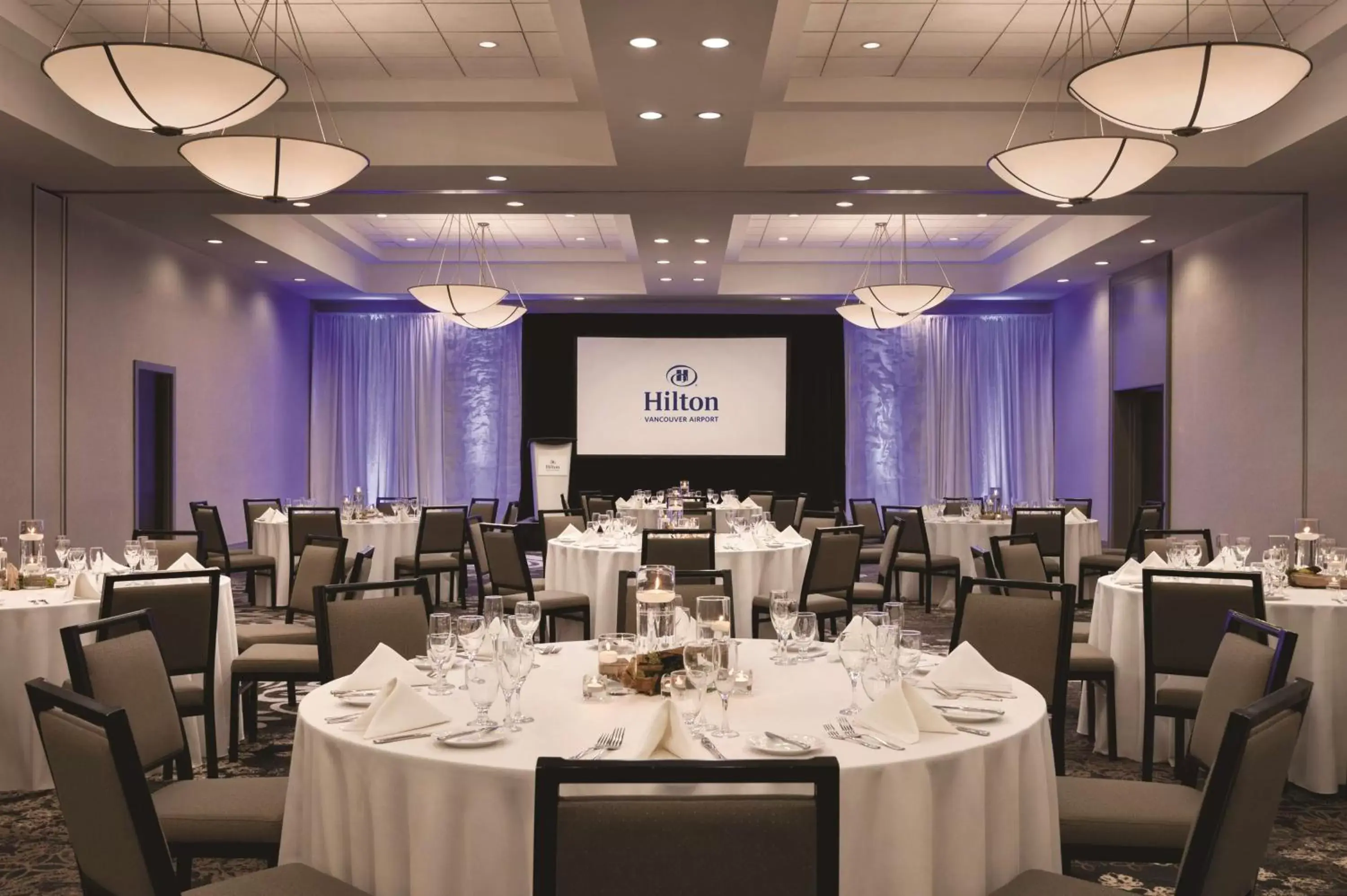 Meeting/conference room, Restaurant/Places to Eat in Hilton Vancouver Airport