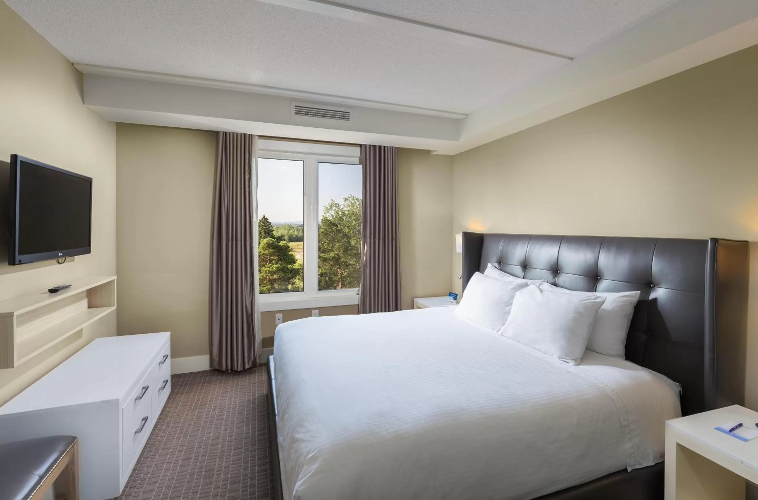 Bedroom, Bed in Living Water Resort & Spa