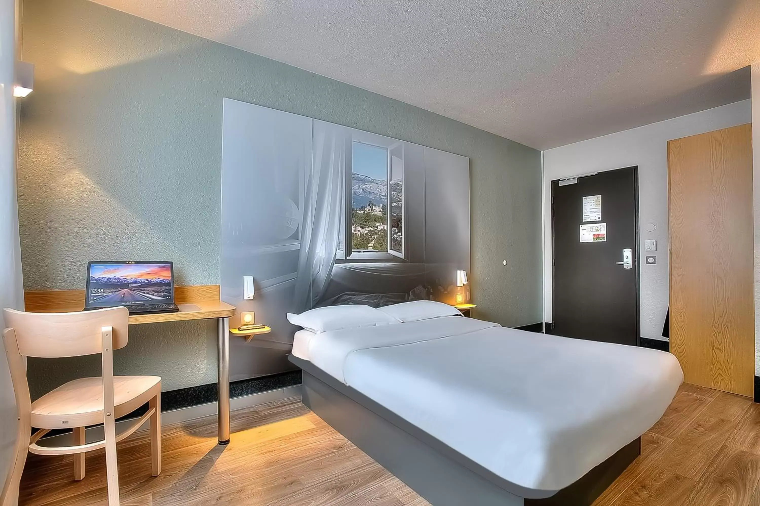 Bedroom, Bed in B&B HOTEL Antibes Sophia Antipolis