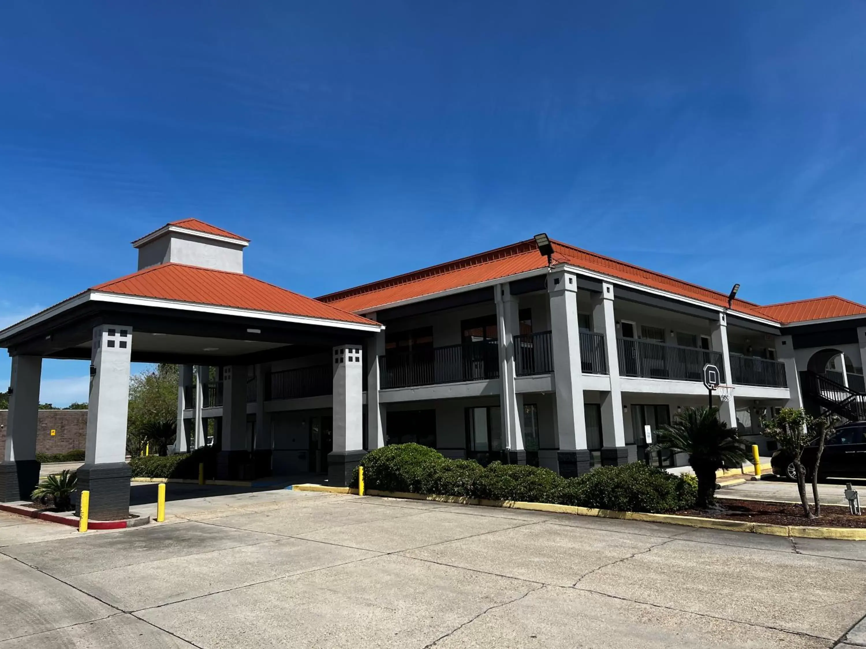 Property Building in Super 8 by Wyndham Slidell