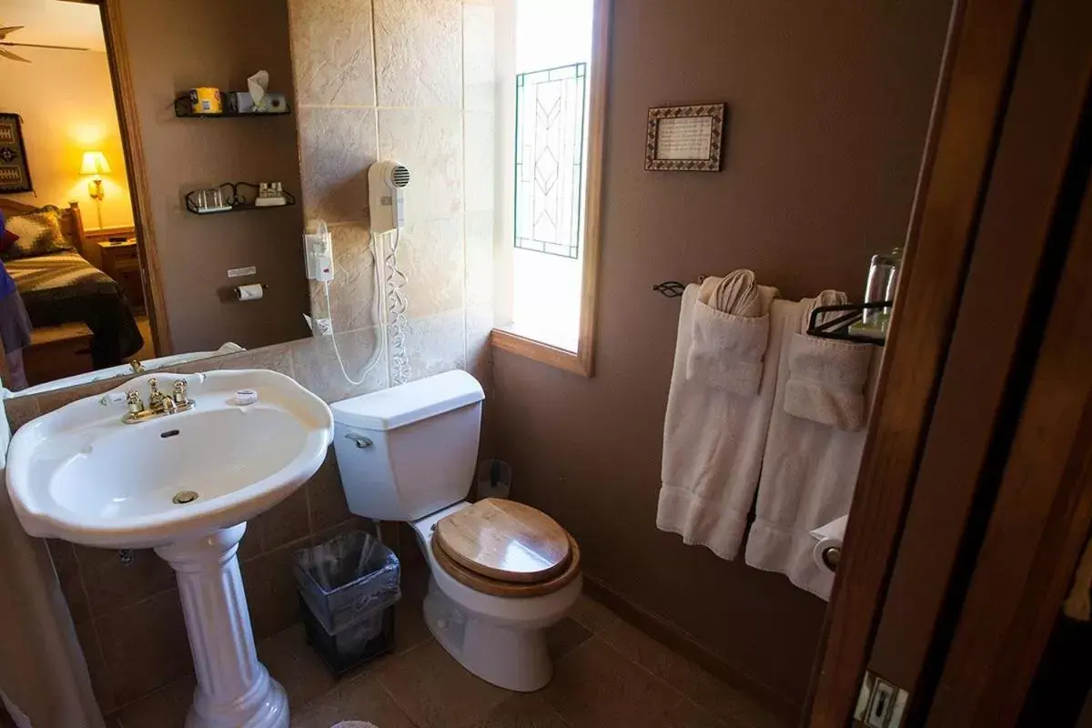 Shower, Bathroom in Castle Valley Inn