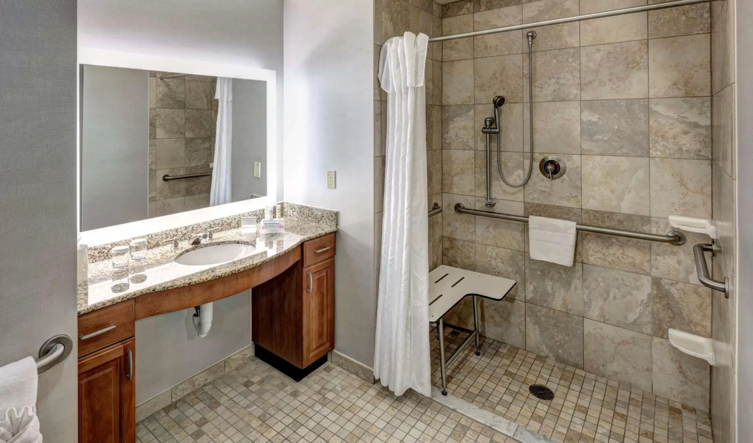 Bathroom in Homewood Suites by Hilton Phoenix North-Happy Valley