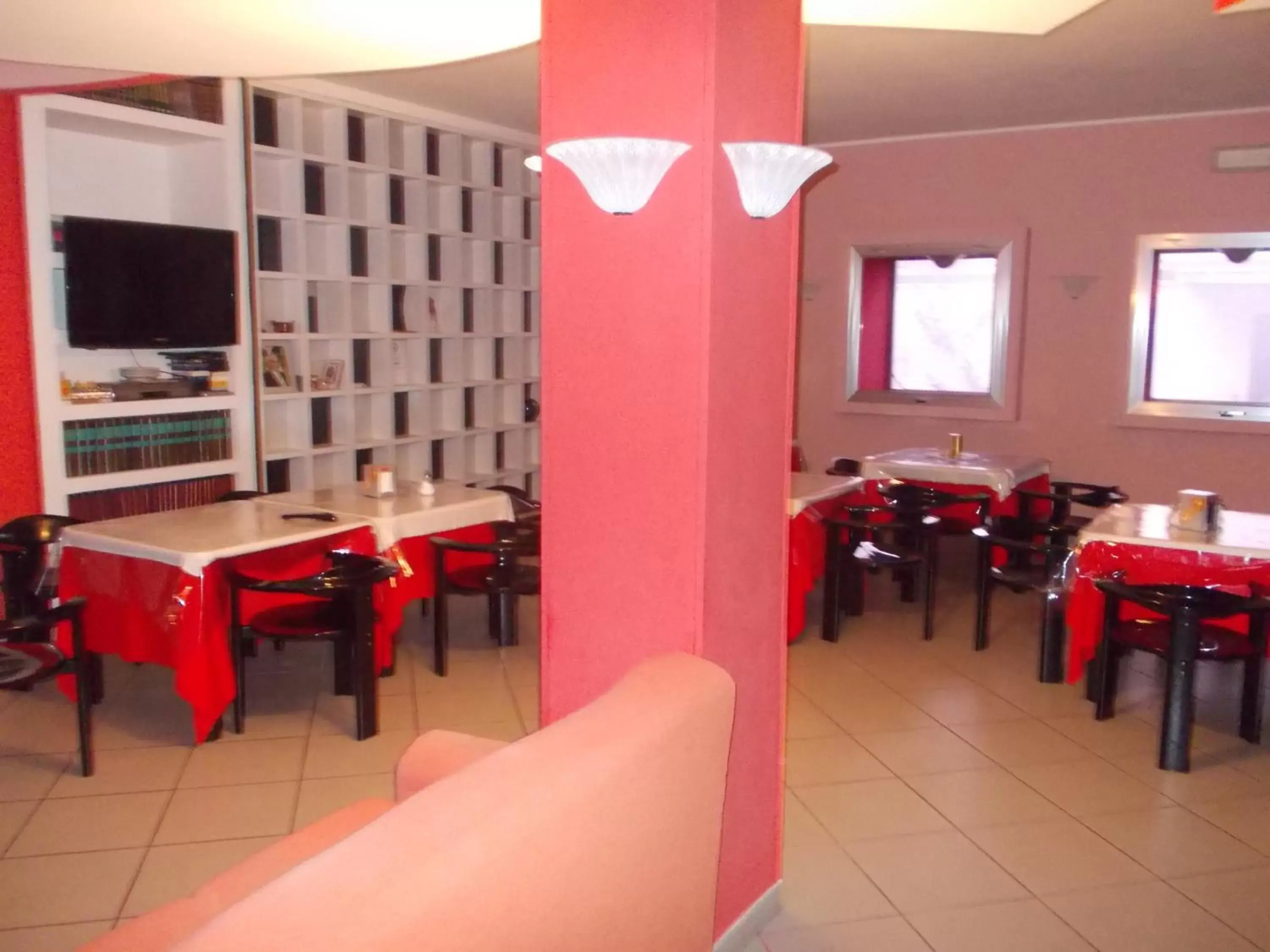 Restaurant/Places to Eat in Scacco Rosso