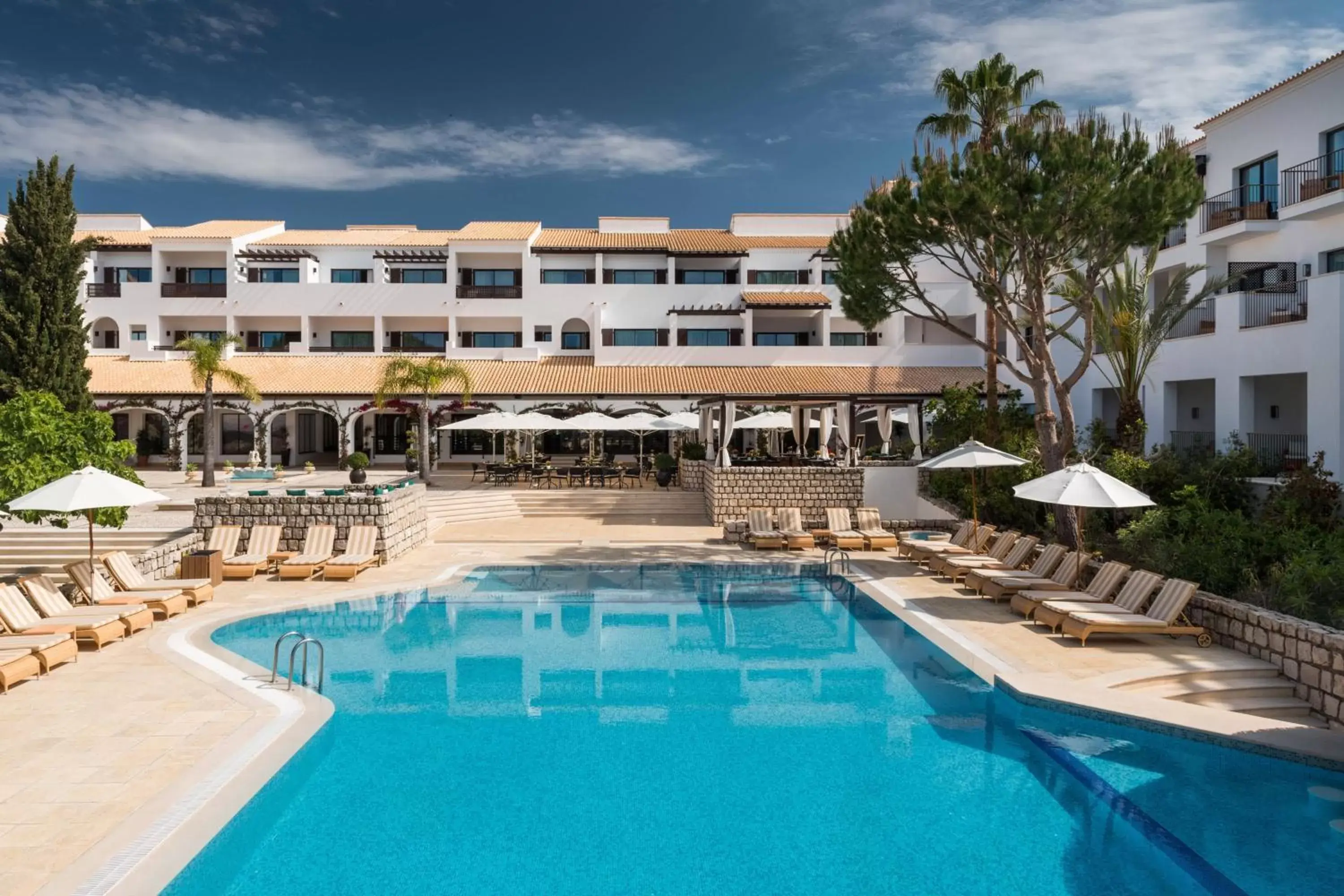 Restaurant/places to eat, Swimming Pool in Pine Cliffs Hotel, a Luxury Collection Resort, Algarve