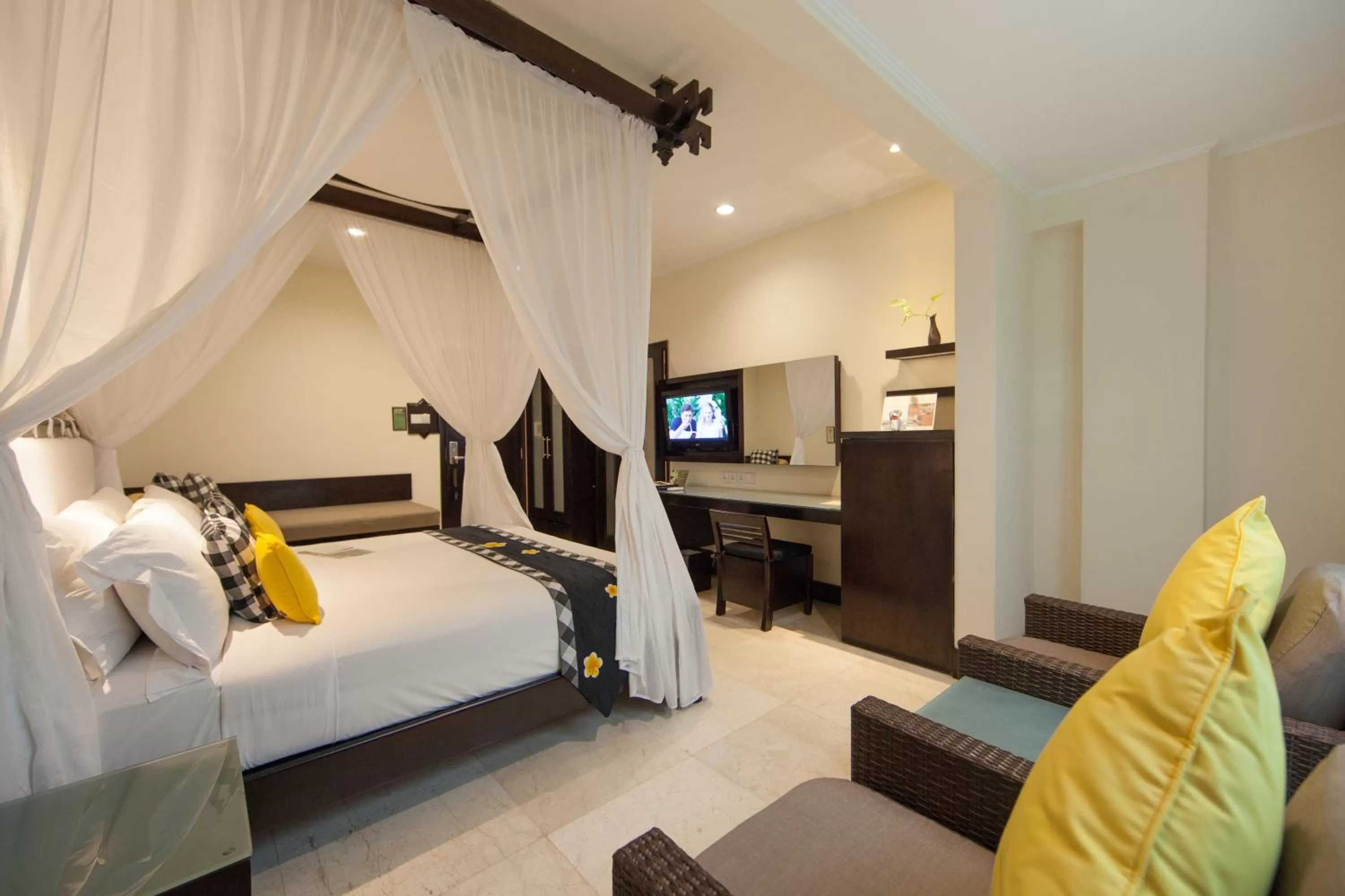 Bedroom, Bed in Legian Beach Hotel