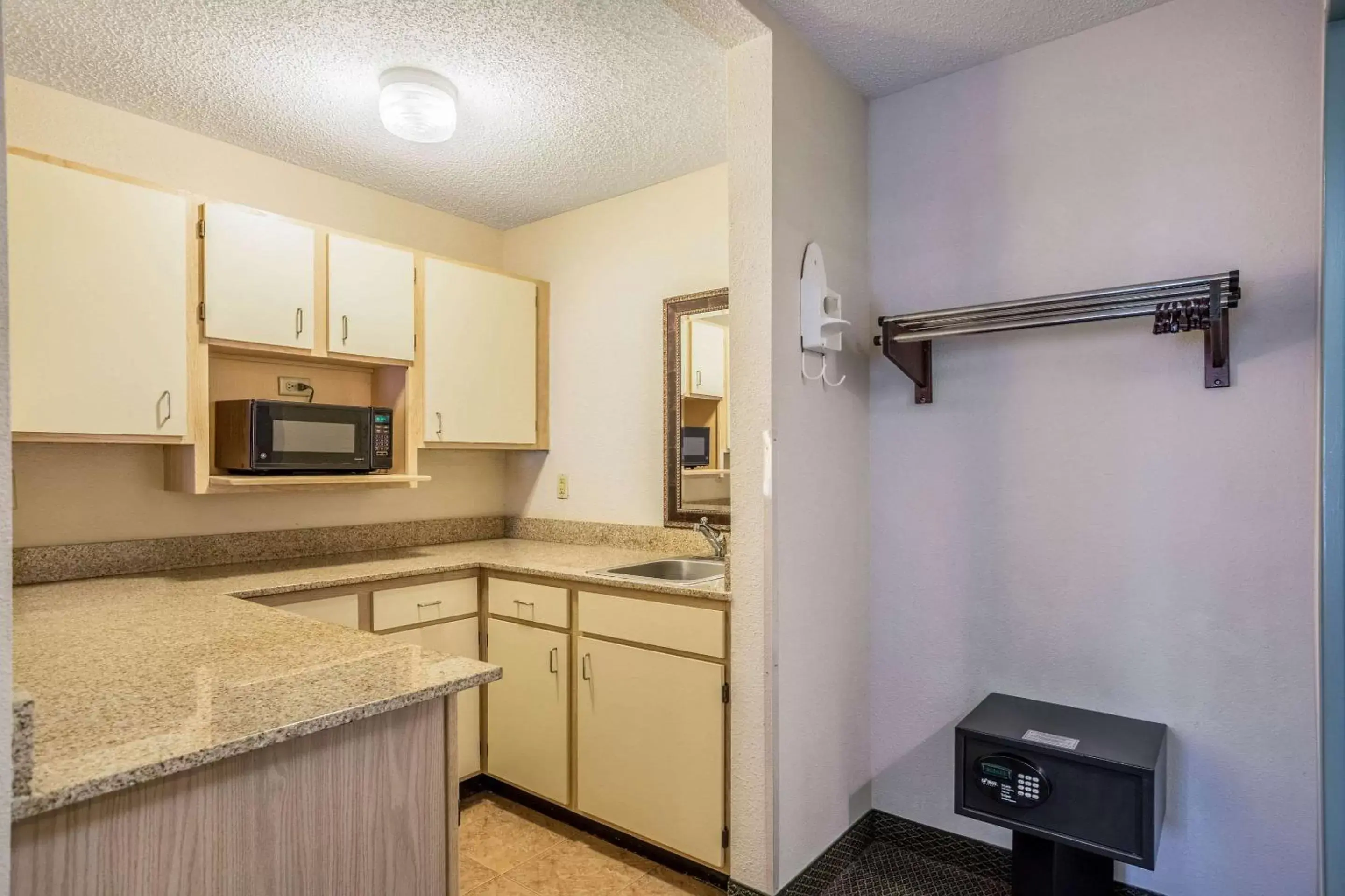 Photo of the whole room, Kitchen/Kitchenette in Quality Inn & Conference Center