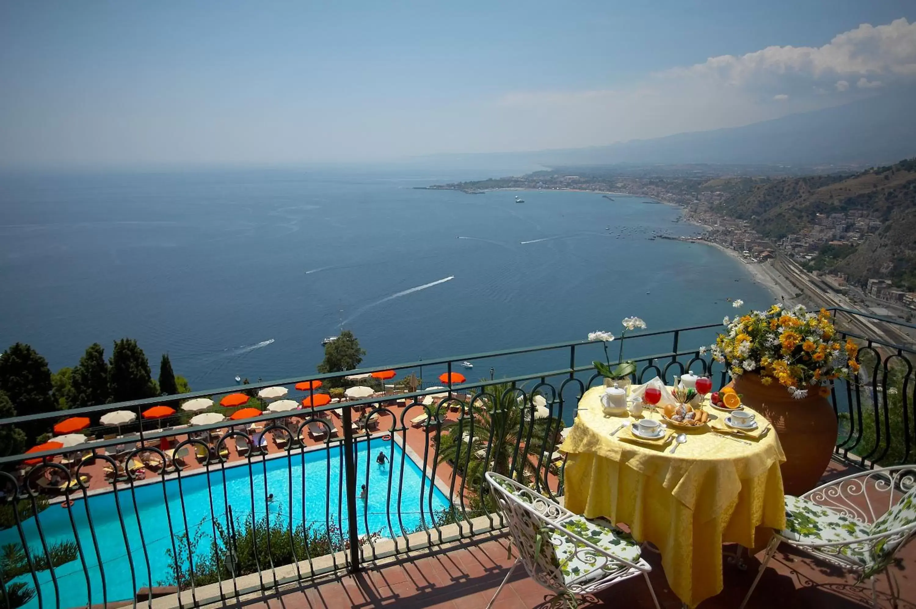 Swimming pool, Balcony/Terrace in Hotel Villa Diodoro