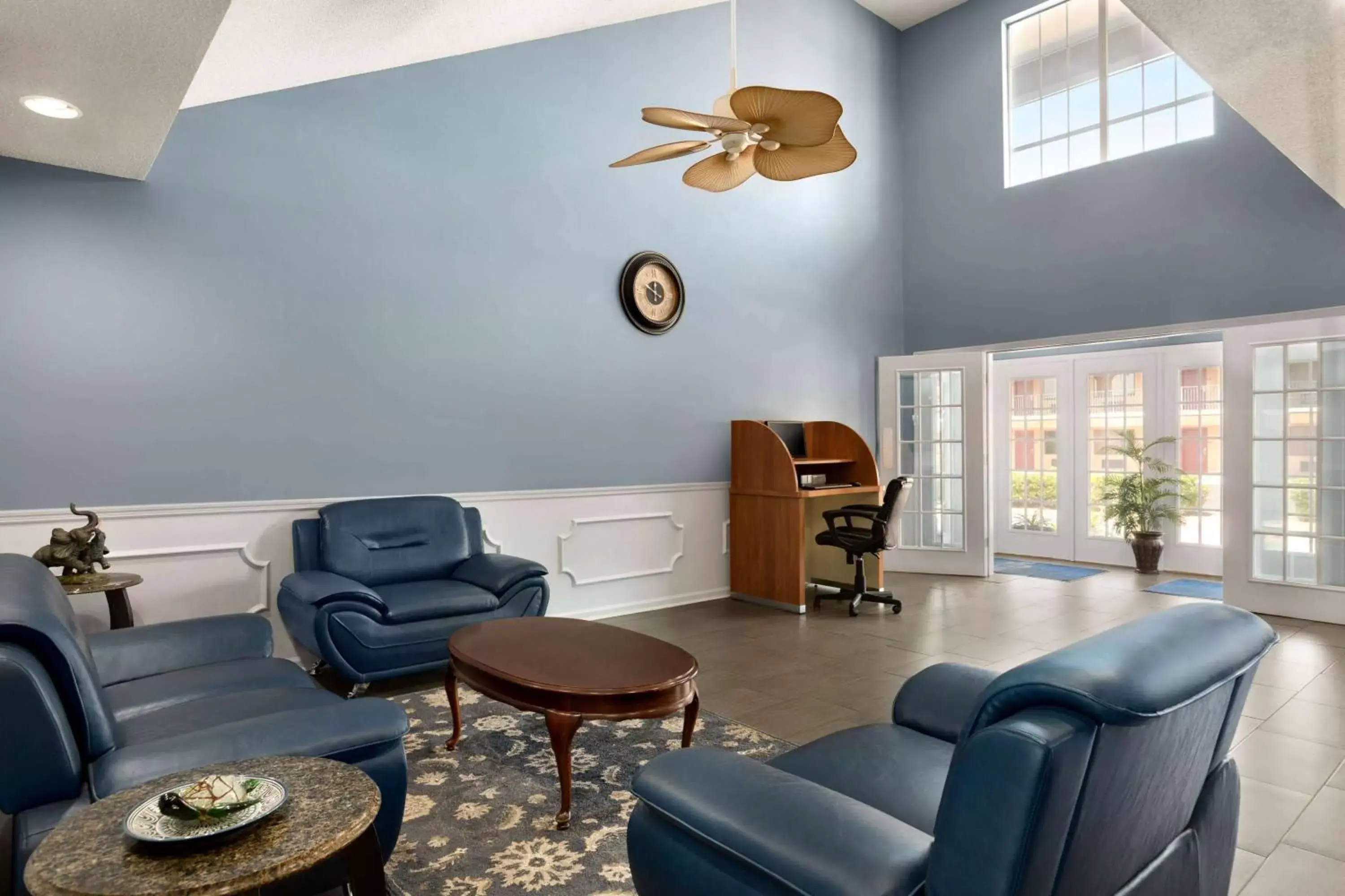 Lobby or reception, Seating Area in Baymont by Wyndham Warner Robins