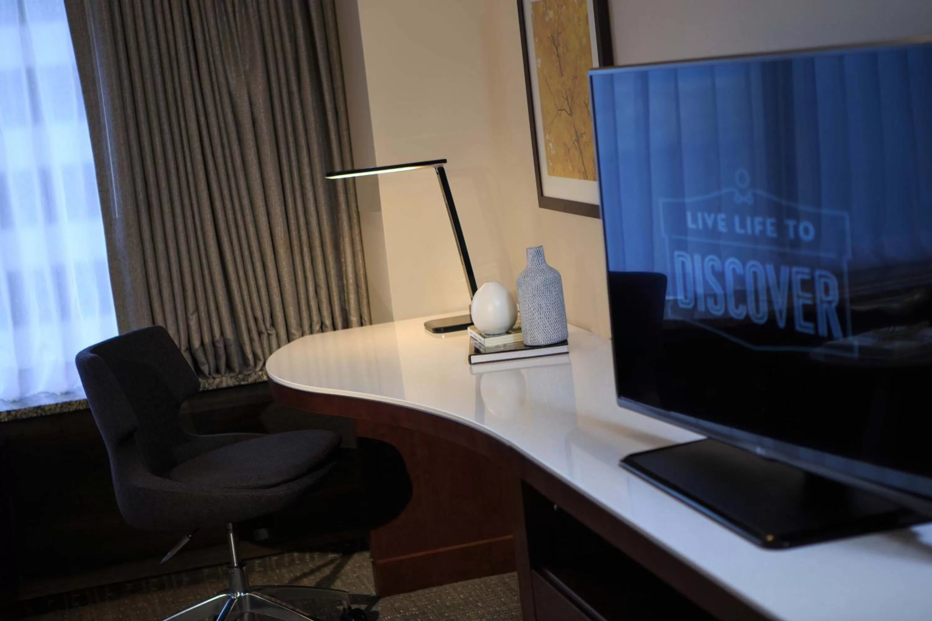 TV and multimedia in Renaissance Seattle Hotel