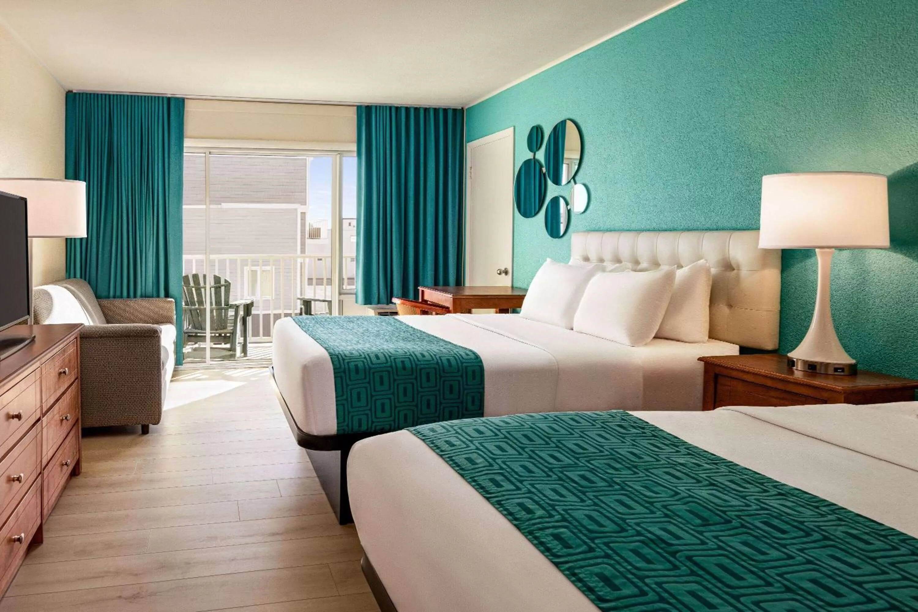 Photo of the whole room, Bed in Howard Johnson by Wyndham Ocean City Oceanfront