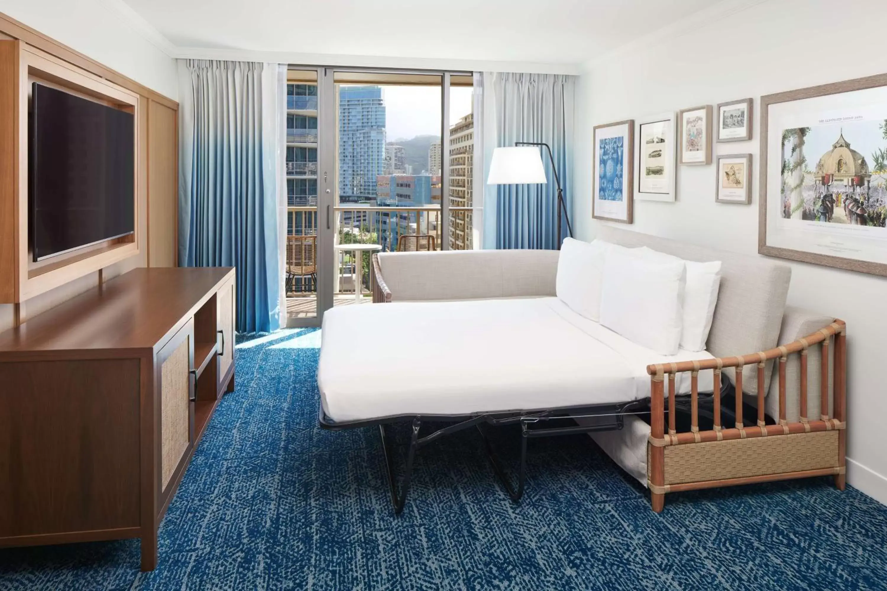 Bedroom, Seating Area in OUTRIGGER Reef Waikiki Beach Resort