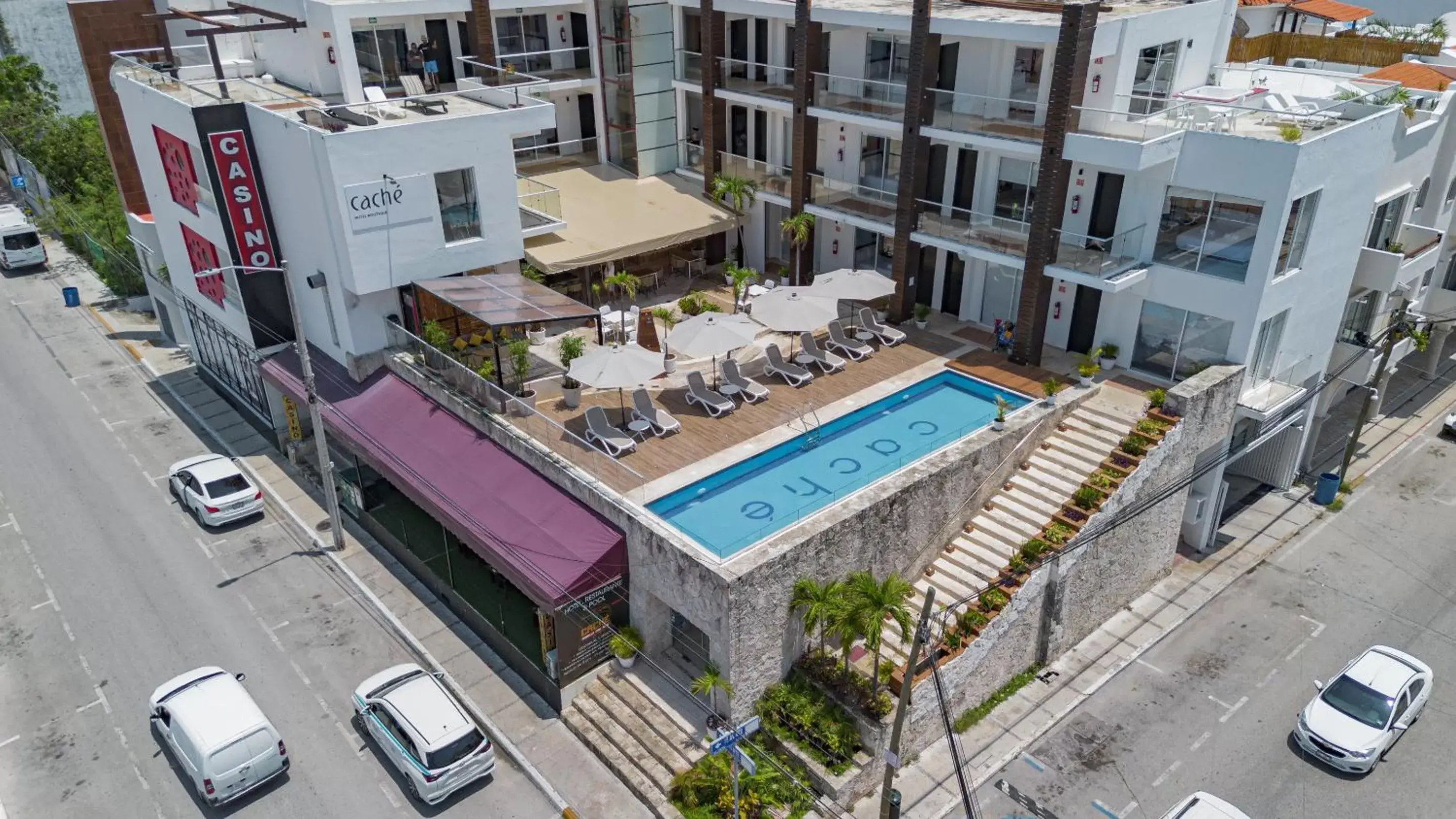 Balcony/Terrace, Pool View in Hotel Cache