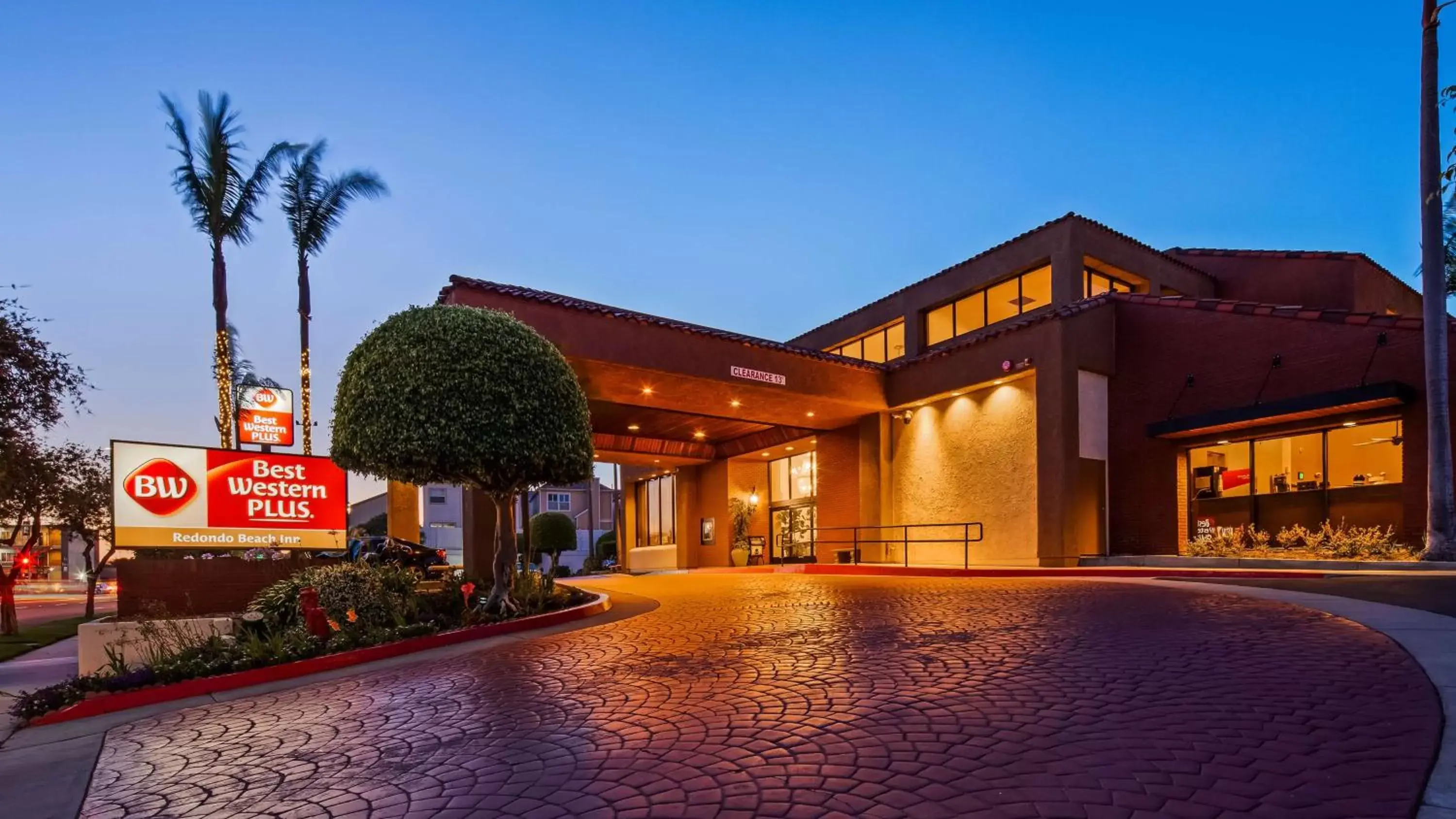 Property Building in Best Western Plus Redondo Beach Inn