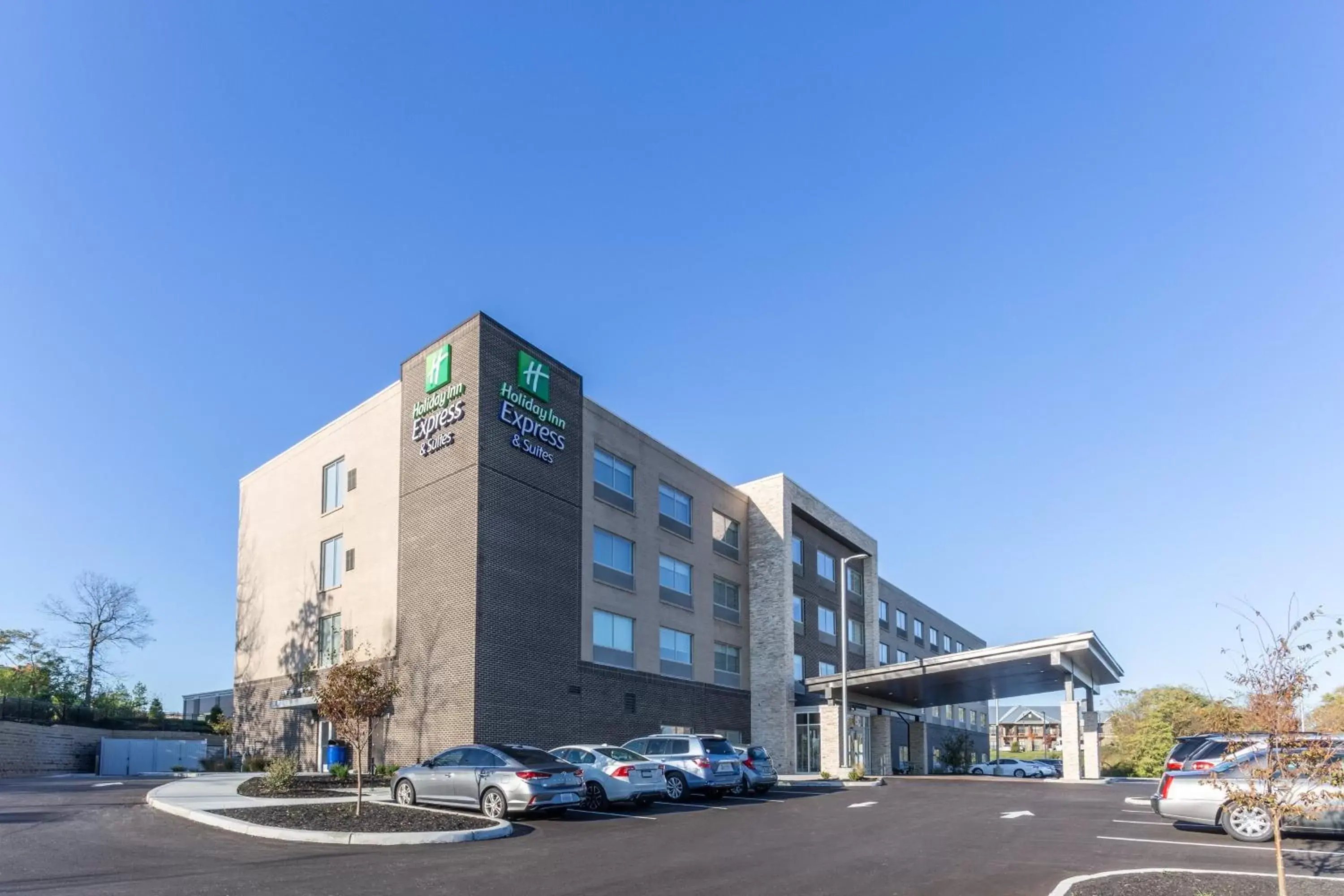 Property Building in Holiday Inn Express & Suites - Florence - Cincinnati Airport, an IHG Hotel