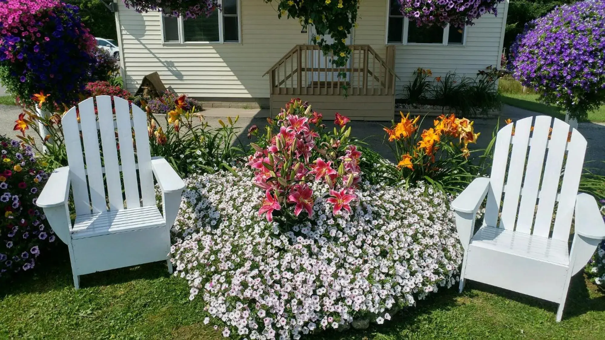 Garden in Sunset Motel of St. Ignace