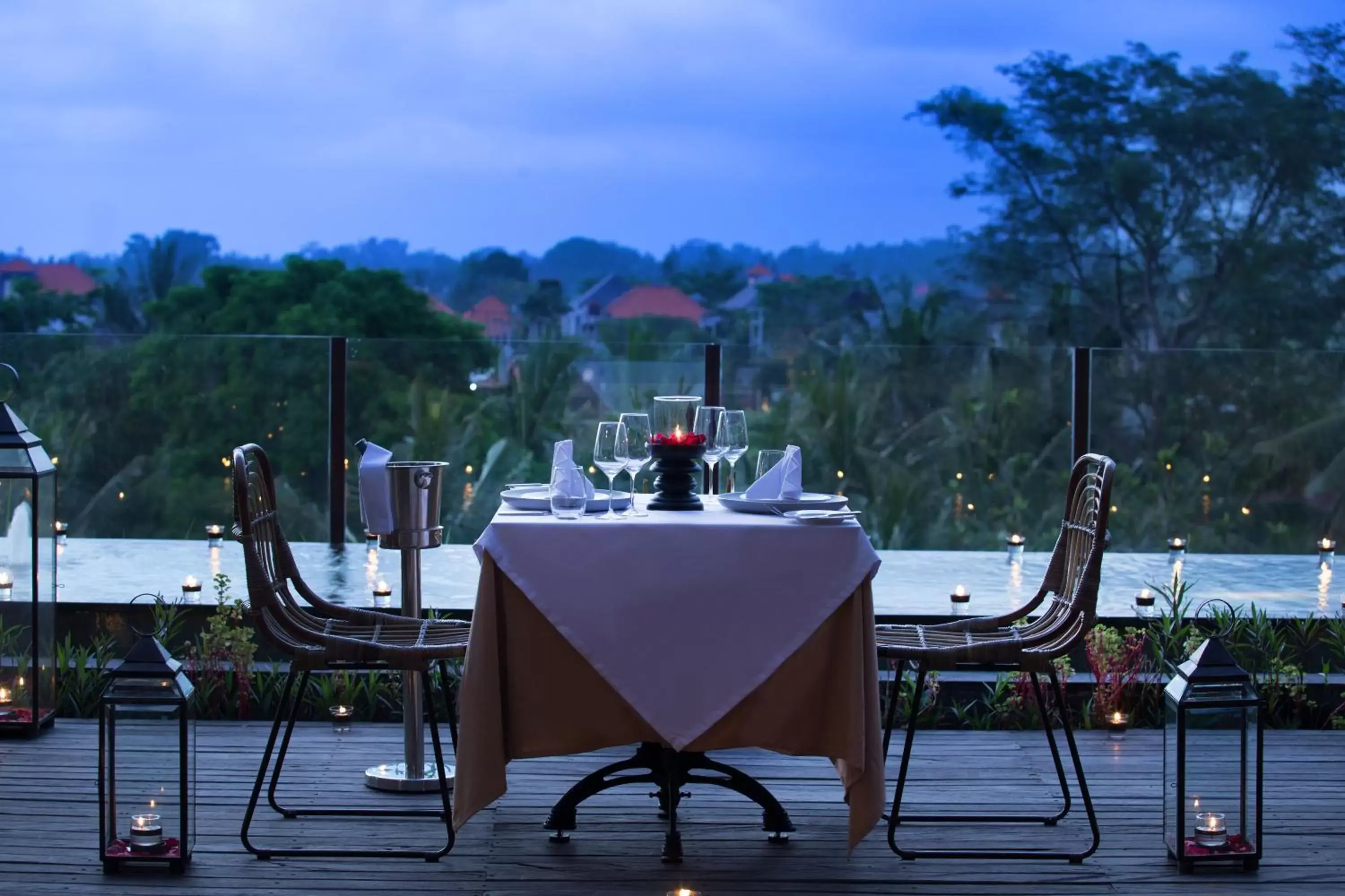 Lounge or bar in Ubud Village Hotel