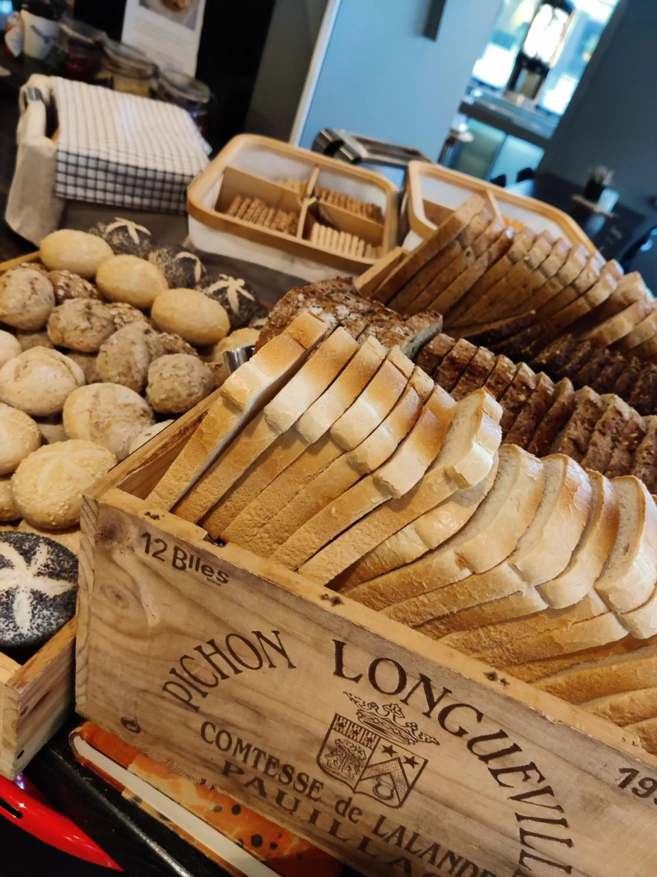 Restaurant/places to eat in First Hotel Millennium