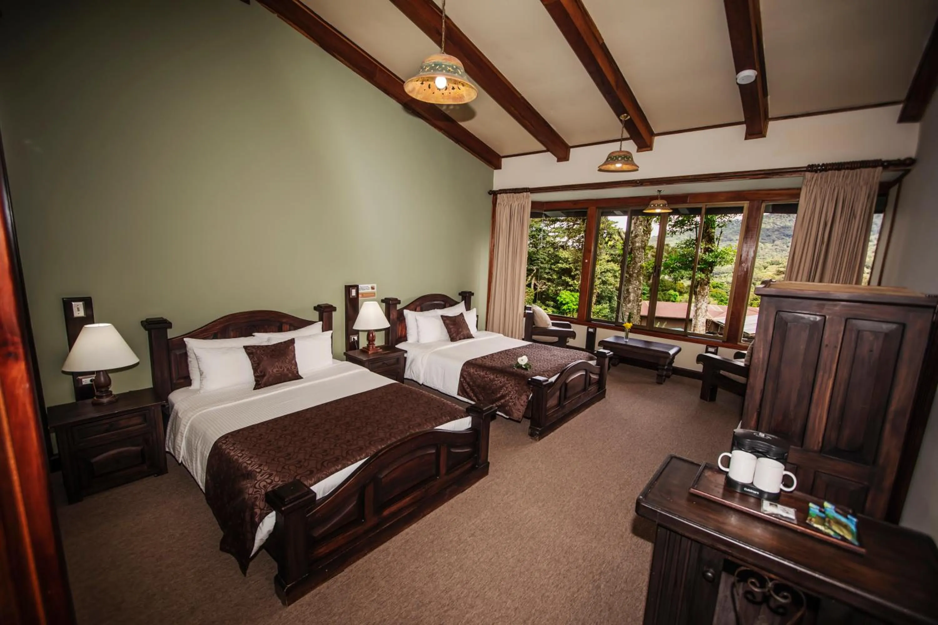Photo of the whole room, Bed in Trapp Family Lodge Monteverde