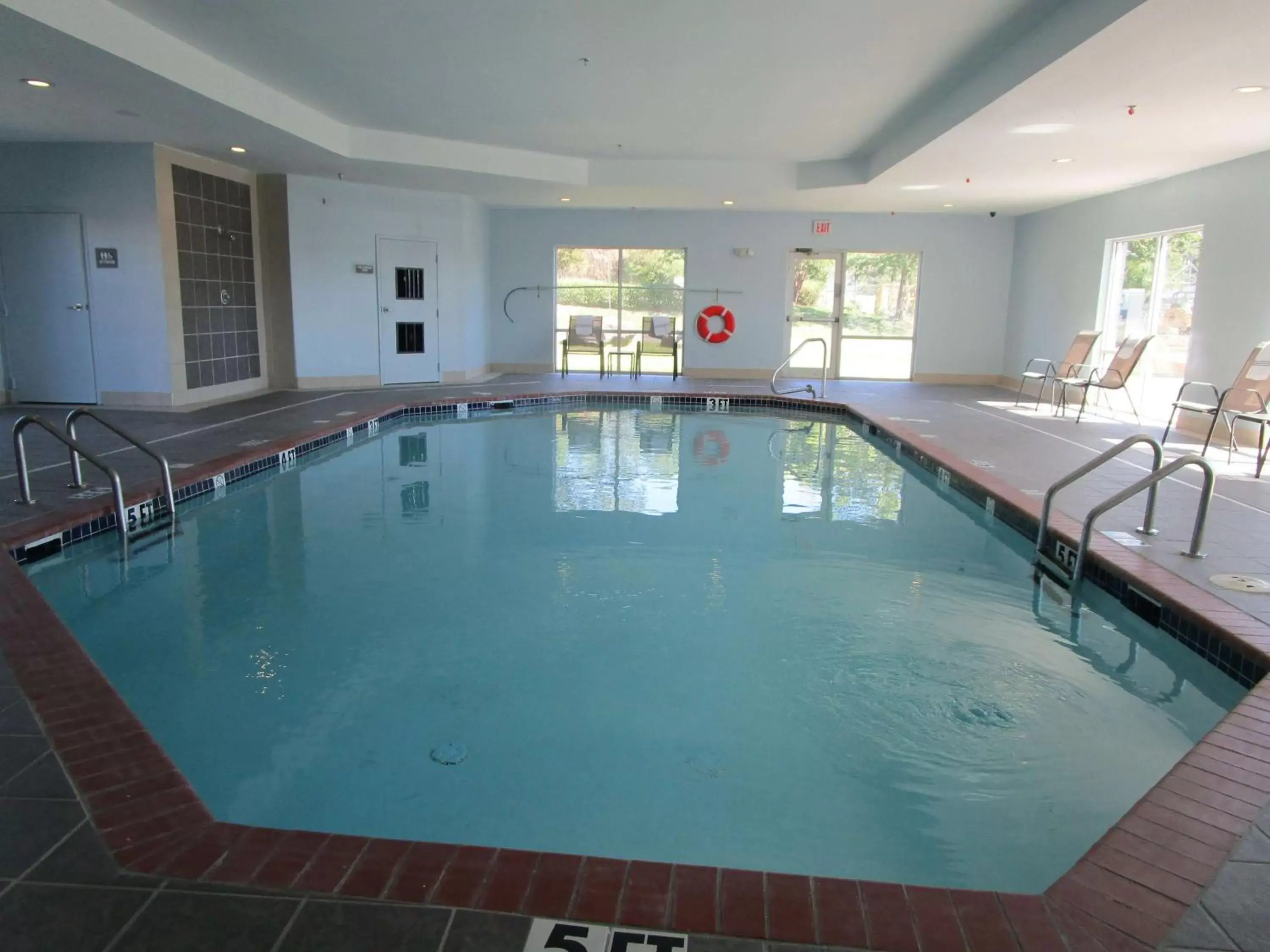 Pool view, Swimming Pool in Best Western Shackleford