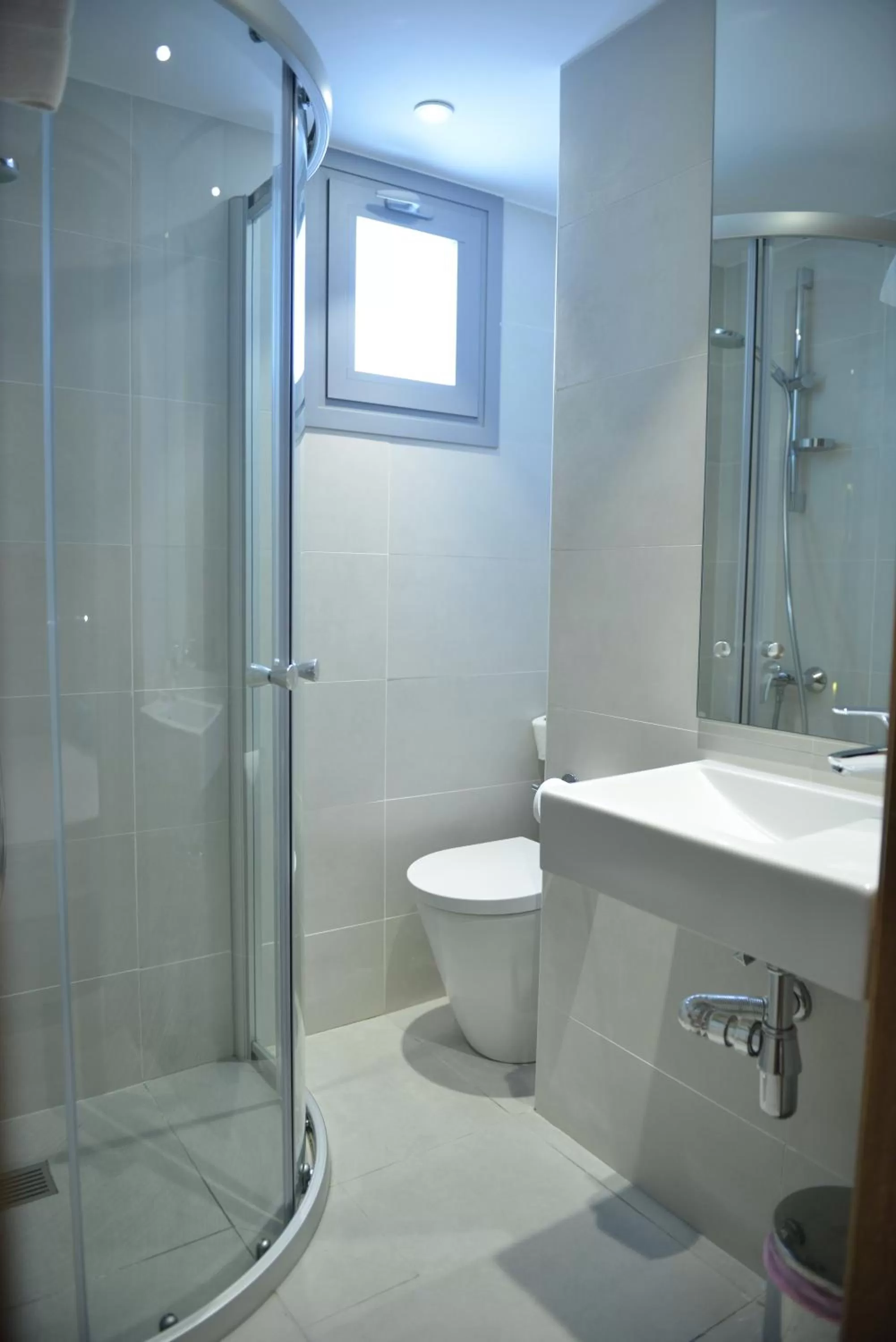 Bathroom in Pyramos Hotel