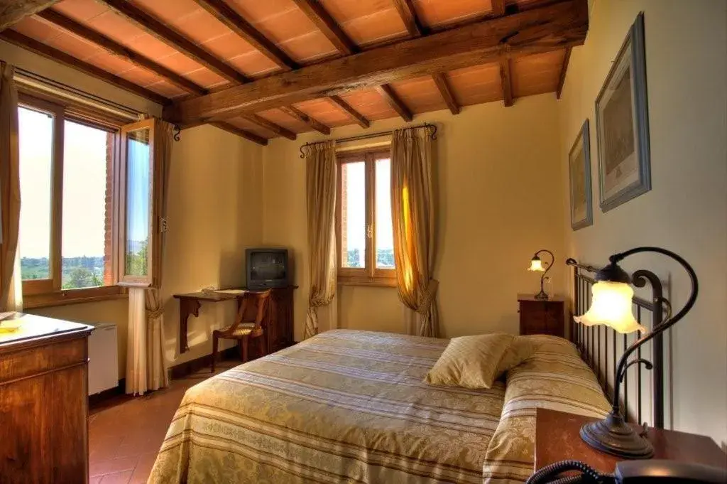 Bedroom, Bed in Locanda Poggioleone