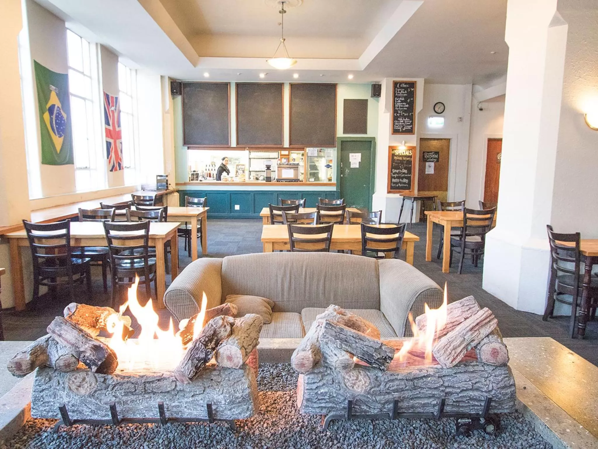 Restaurant/places to eat in Hotel Waterloo & Backpackers