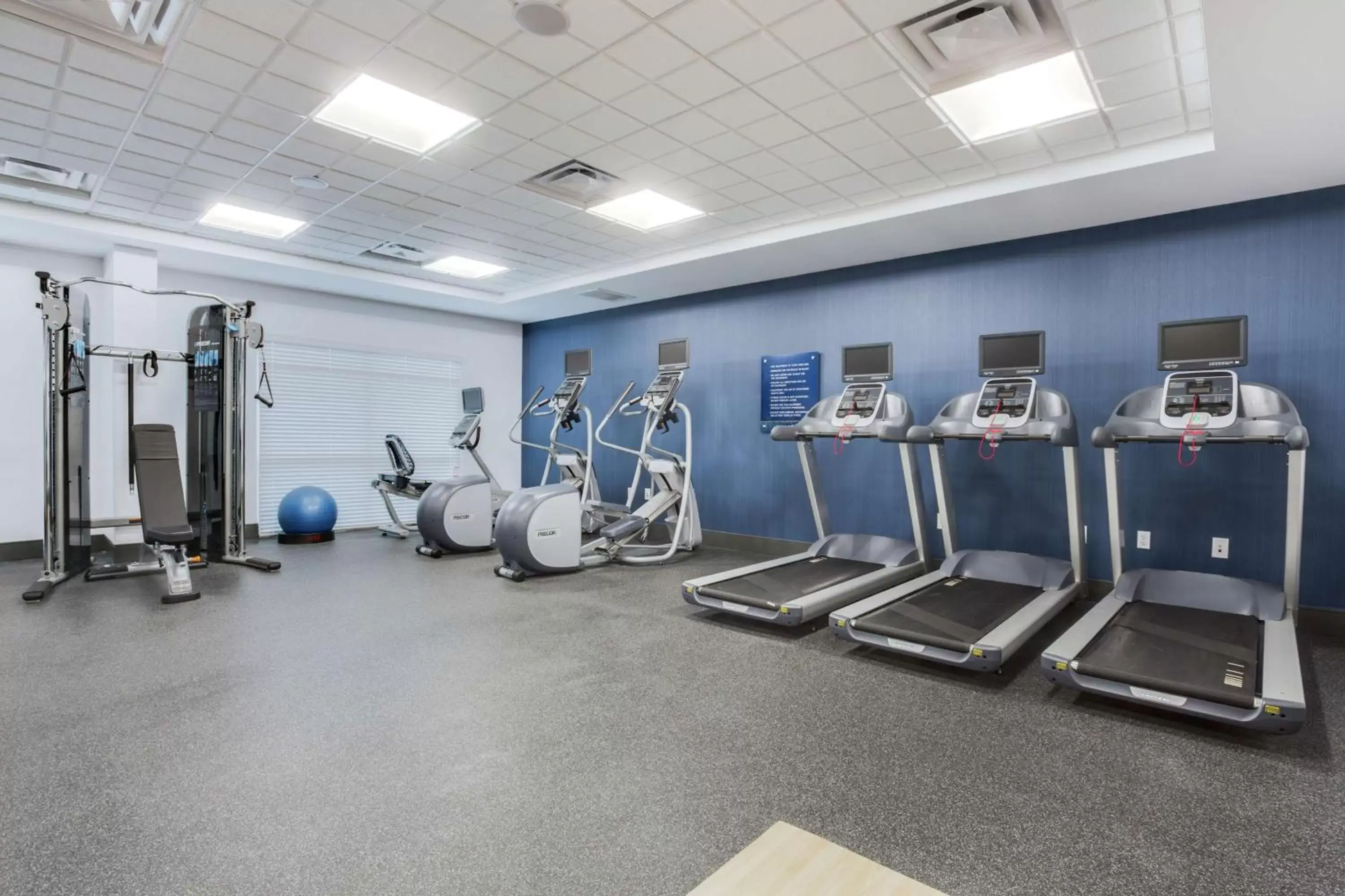 Fitness centre/facilities, Fitness Center/Facilities in Hampton Inn and Suites Jacksonville/Orange Park, FL