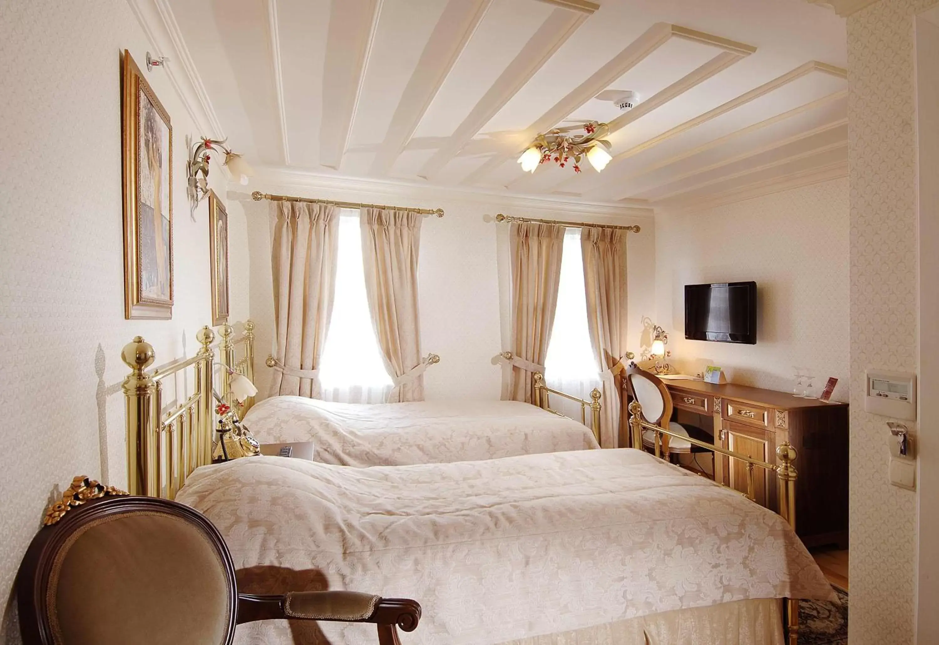 Photo of the whole room, Bed in Darussaade Istanbul Hotel