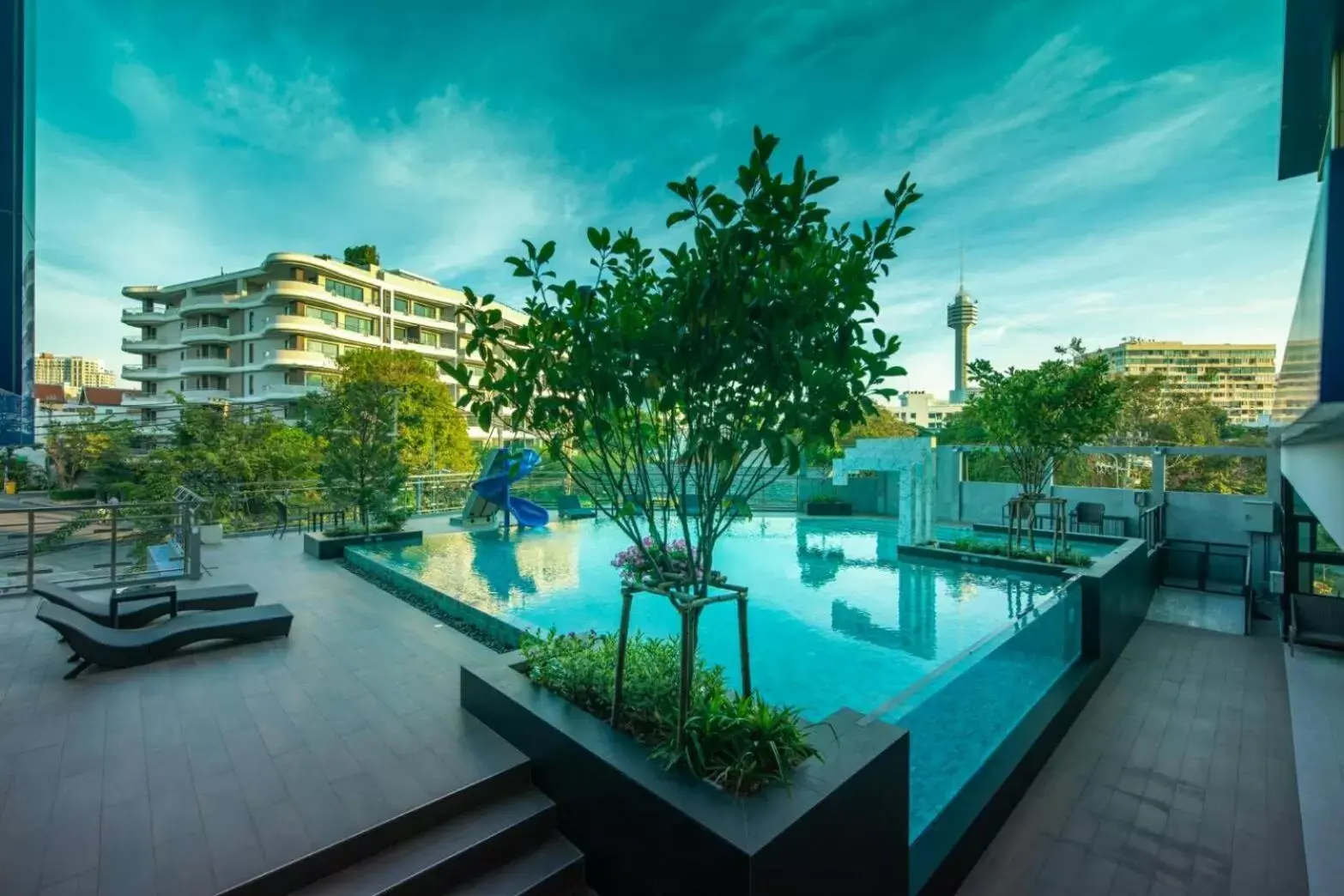 Pool view, Swimming Pool in Lewit Hotel Pattaya, a member of Radisson Individuals