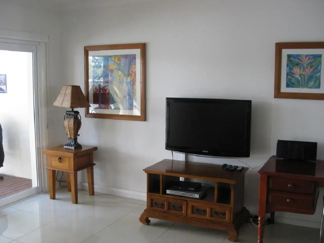 TV/Entertainment Center in Noosa Entrance Waterfront Resort