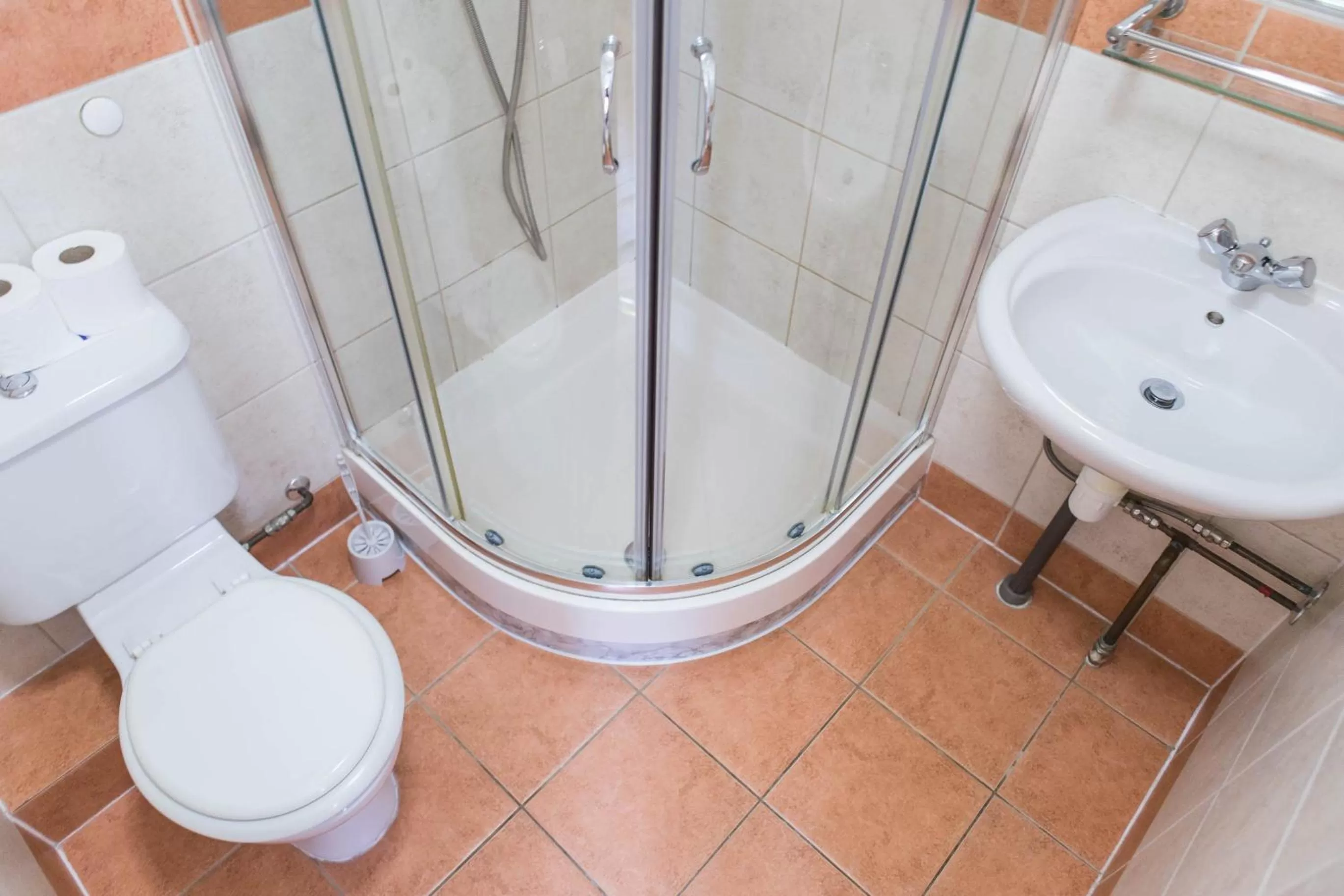 Shower in Shakespeare Hotel