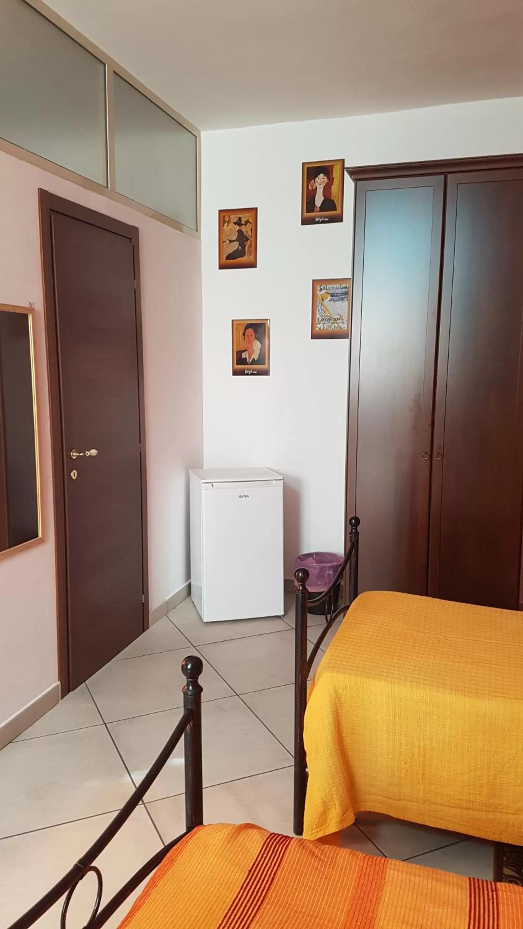 Photo of the whole room, Bed in La Gardenia