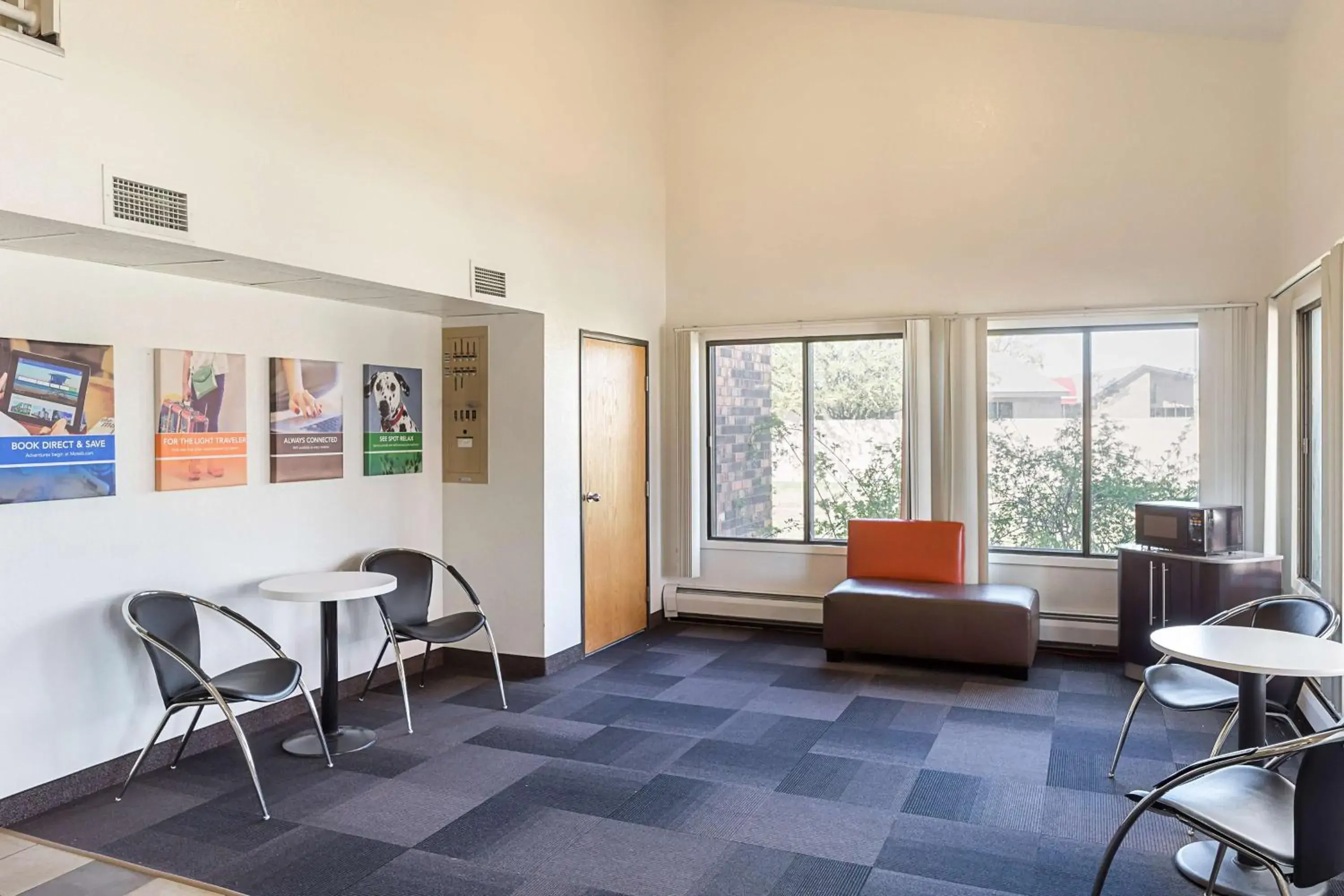 Lobby or reception, Seating Area in Motel 6-Spokane, WA - East