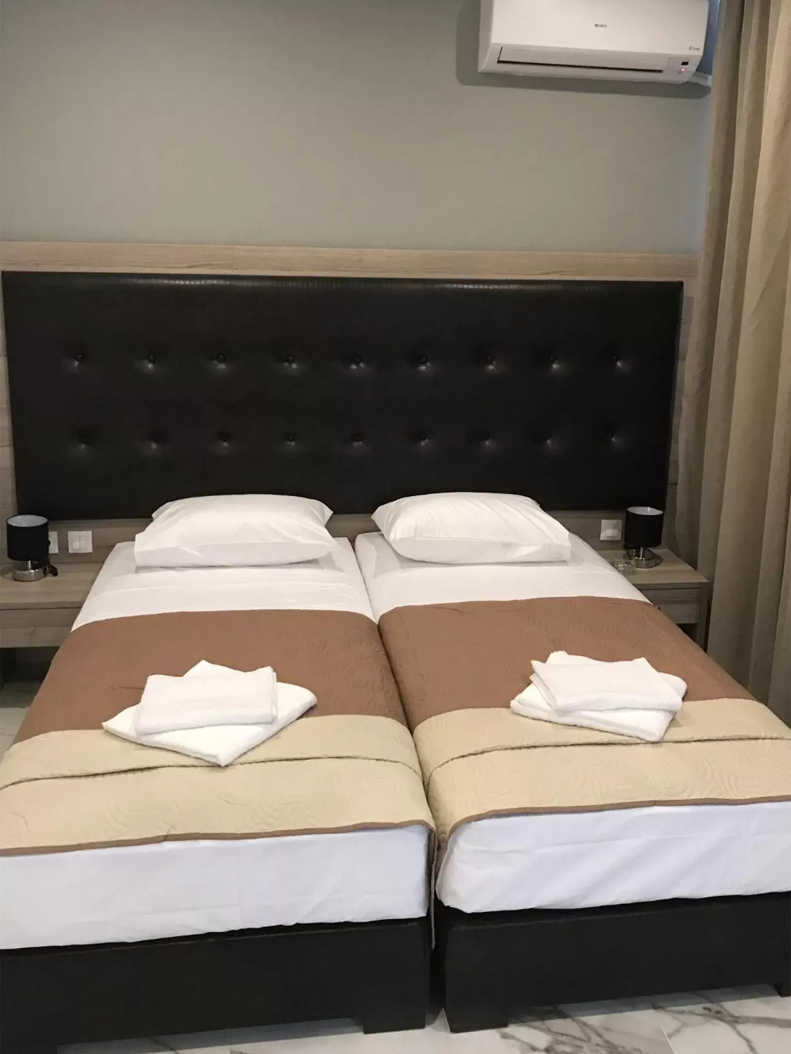 Bed in Hotel Rex