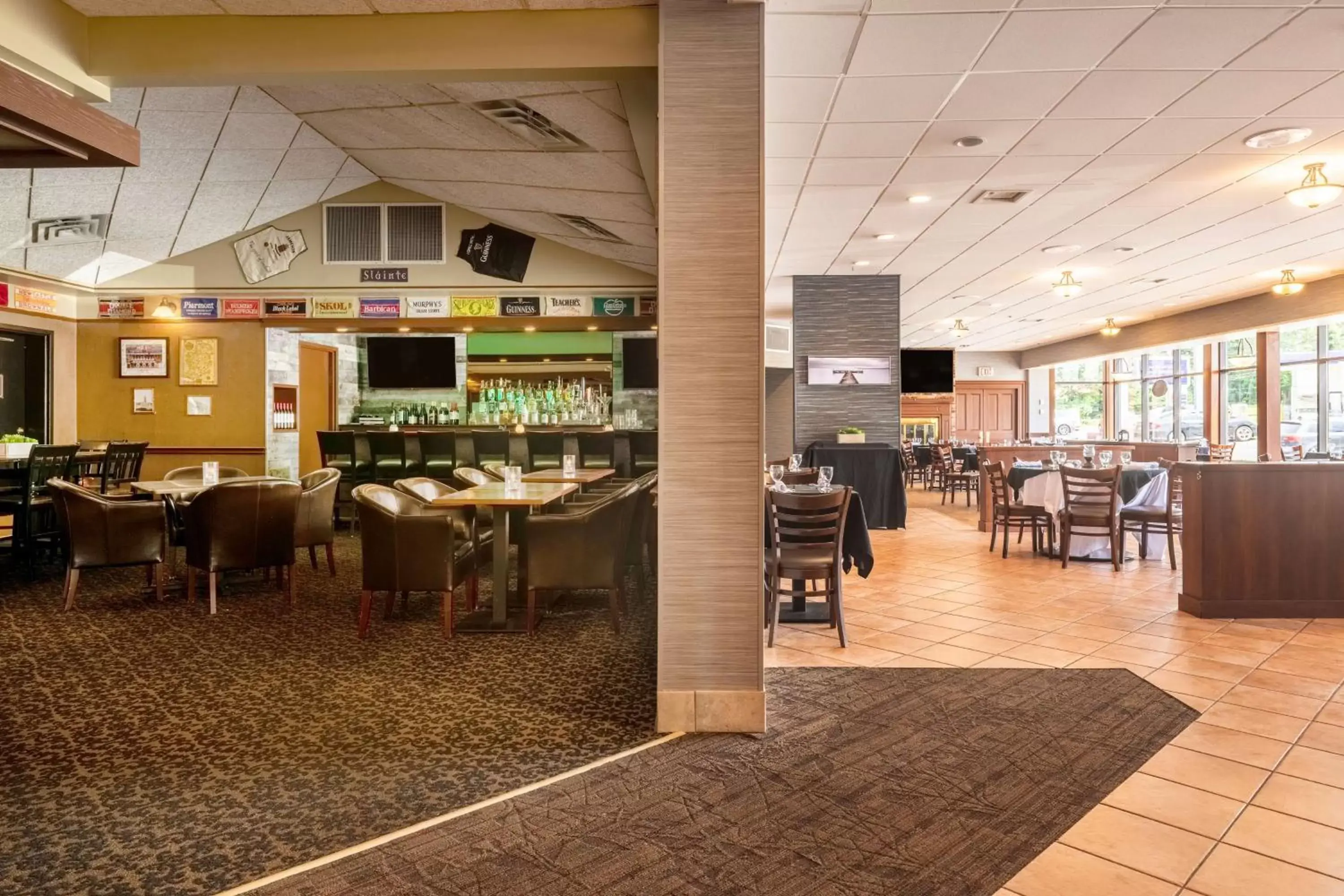 Lounge or bar, Restaurant/Places to Eat in Best Western Glengarry