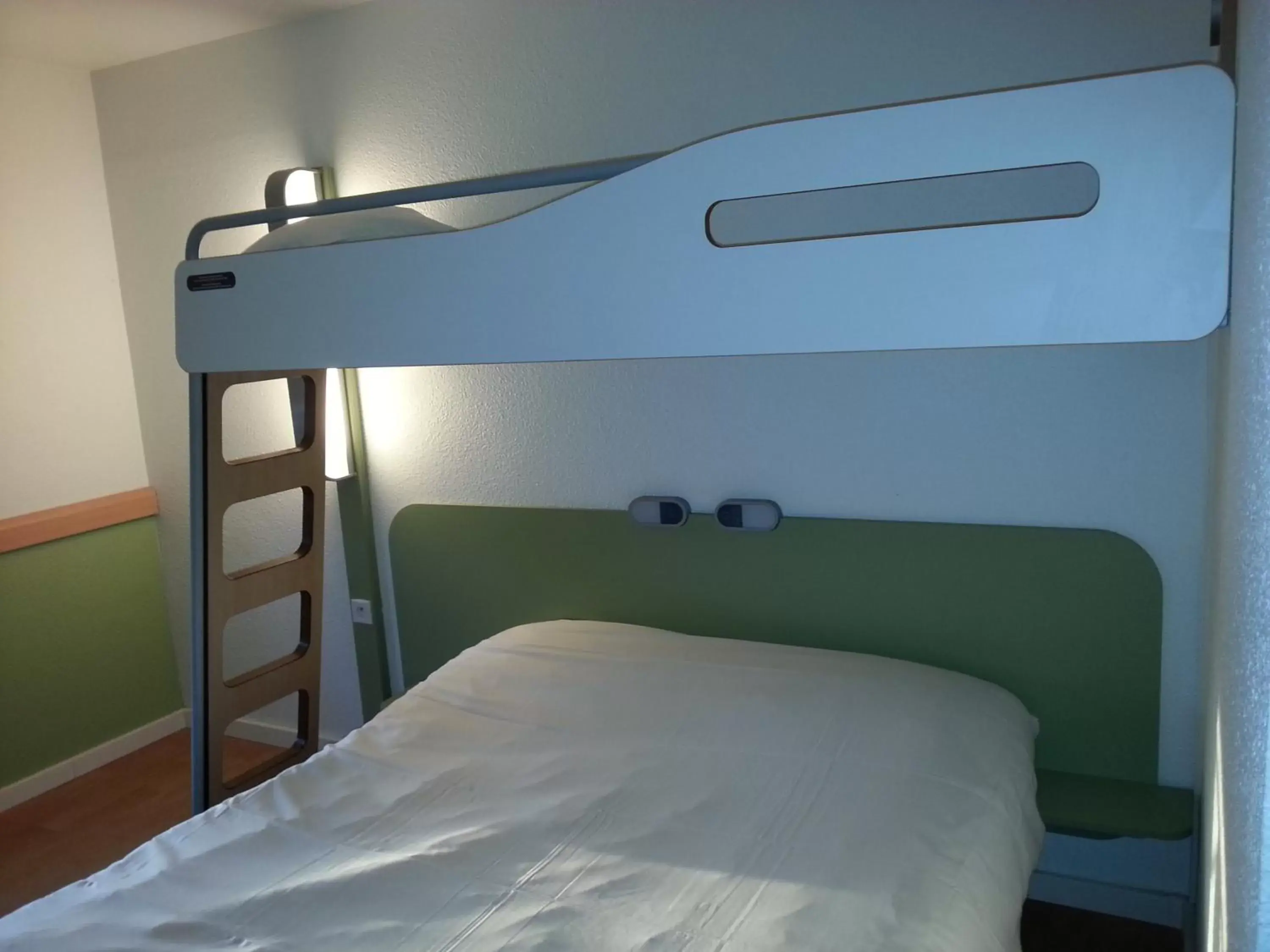 Bed, Bunk Bed in ibis budget Nantes Ouest