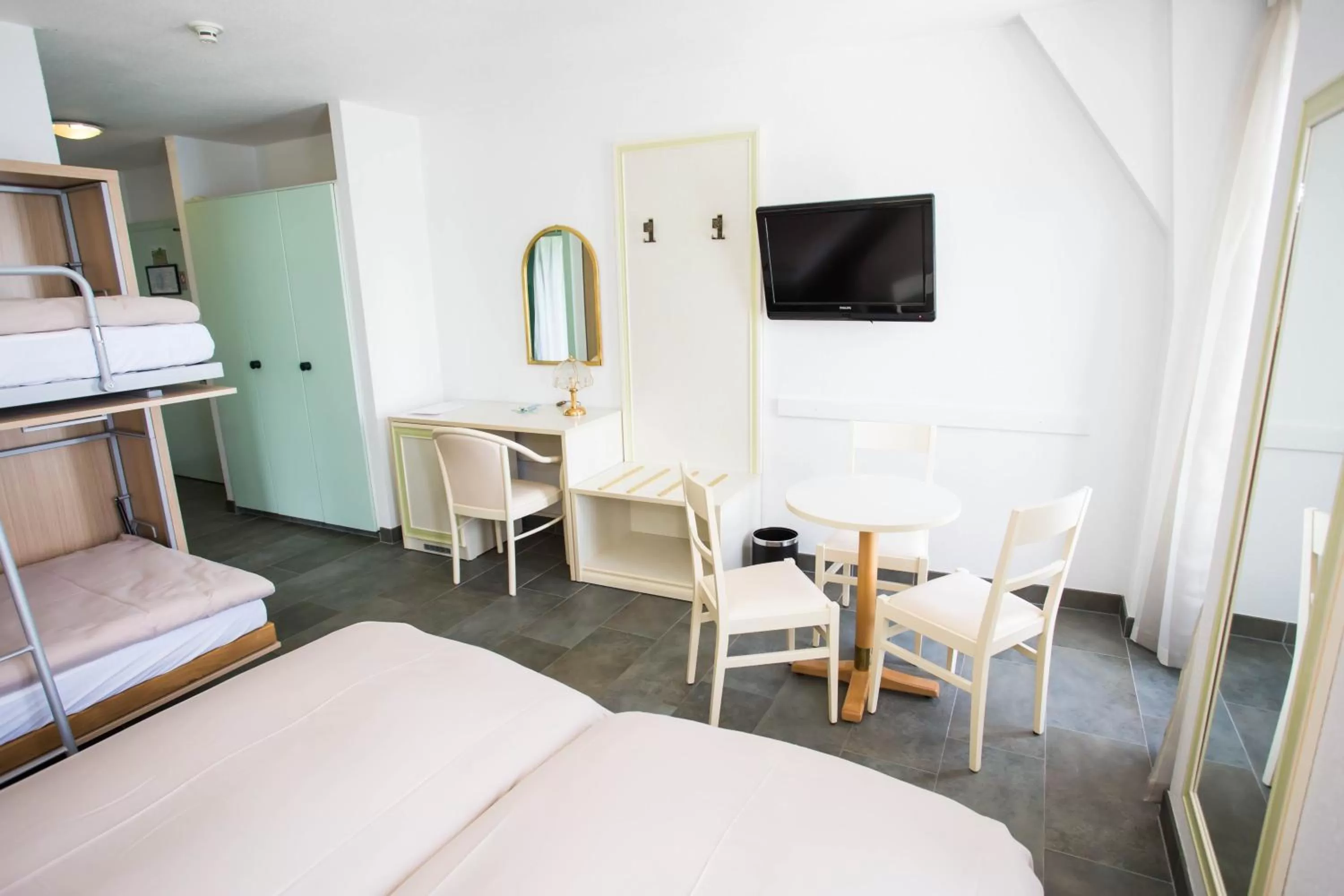 Business Triple Room in Hôtel du Port