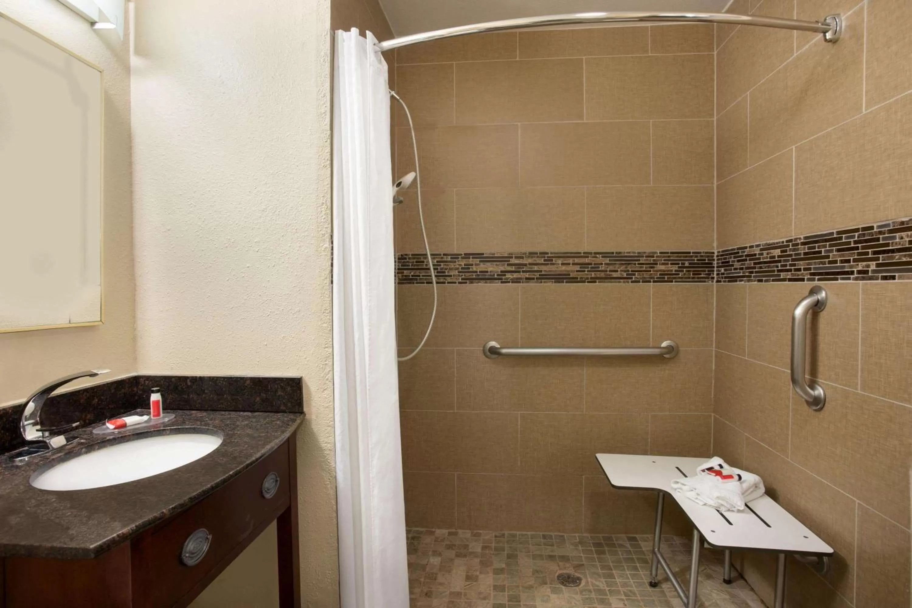 Bathroom in Luxe Studios Nashville Airport