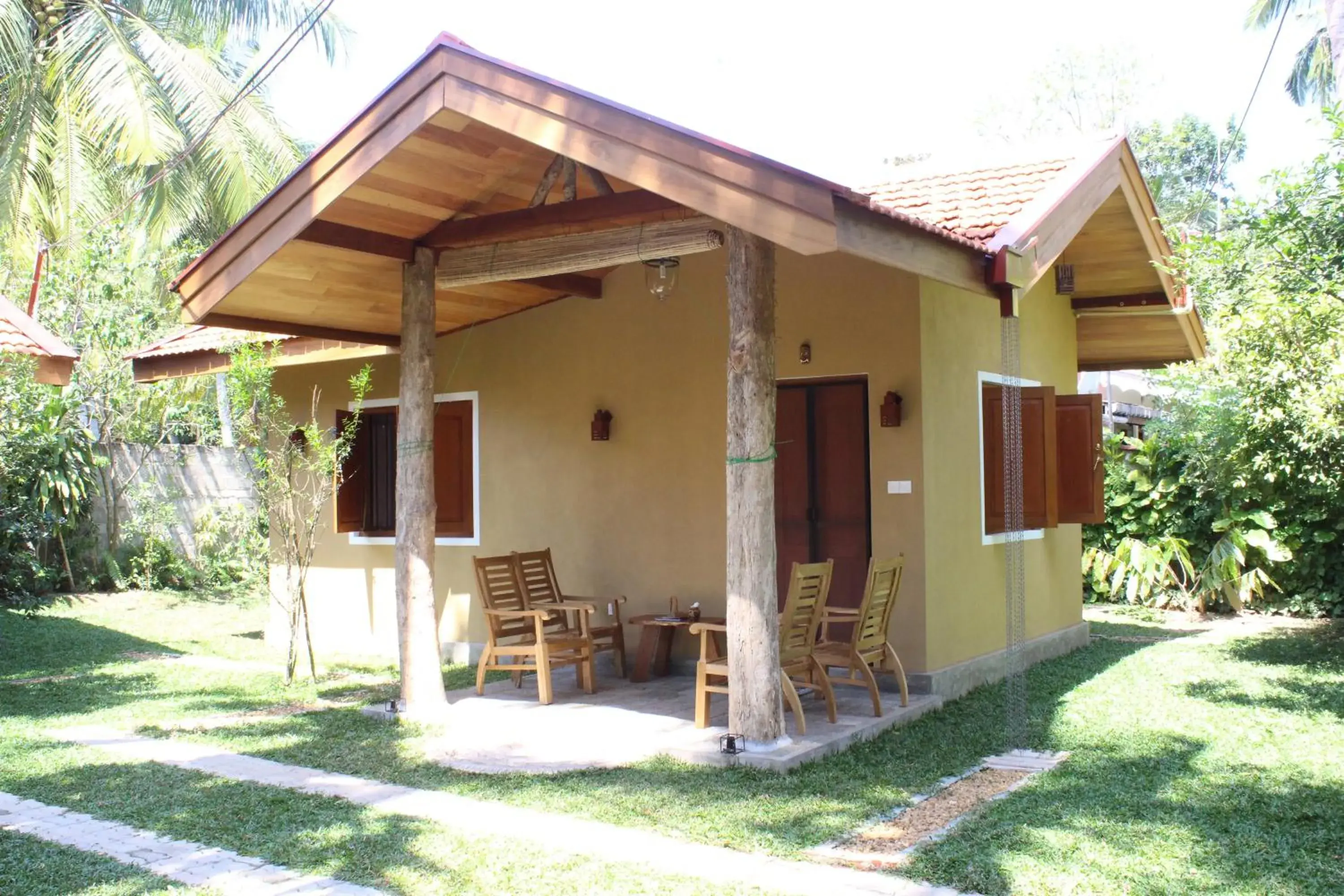 Facade/entrance, Property Building in Villa Shade