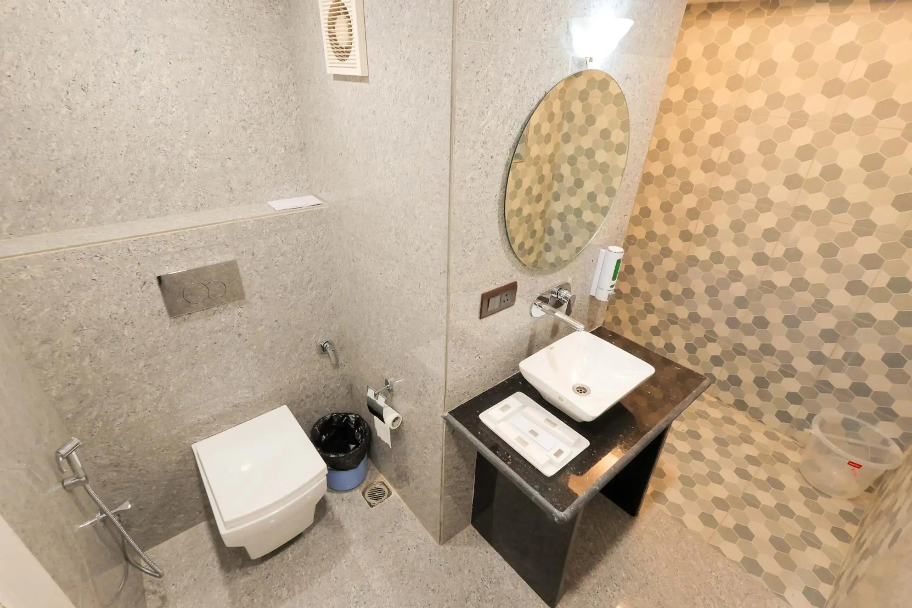 Bathroom in Hotel Ganga Ratan