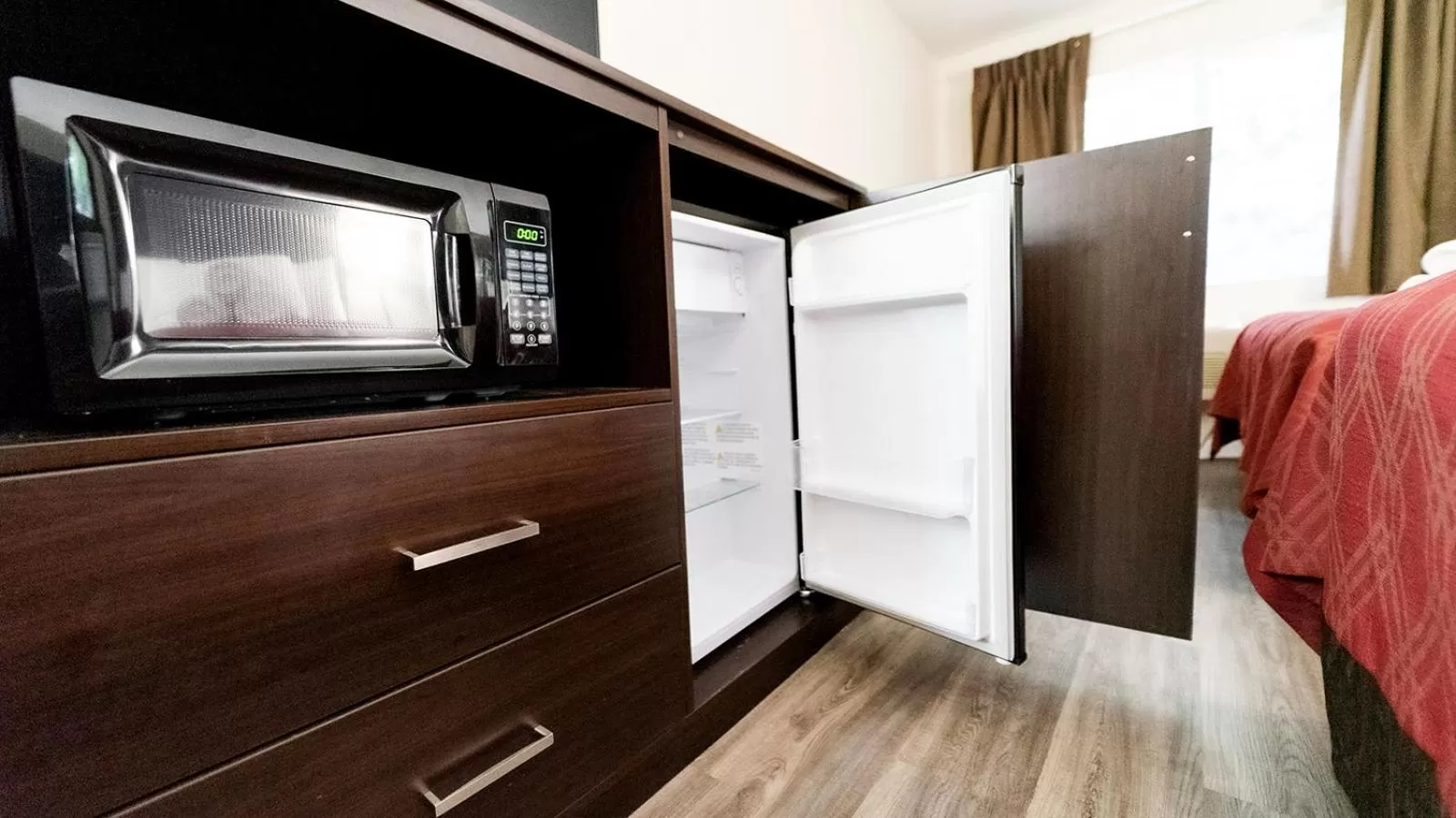 minibar, Bed in Ocean Star Inn